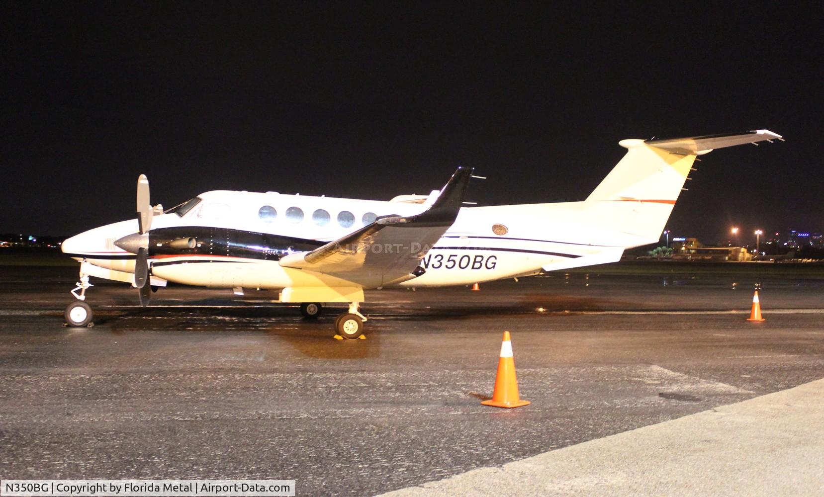 N350BG, 1998 Raytheon Aircraft Company B300 C/N FL-217, Beech 300