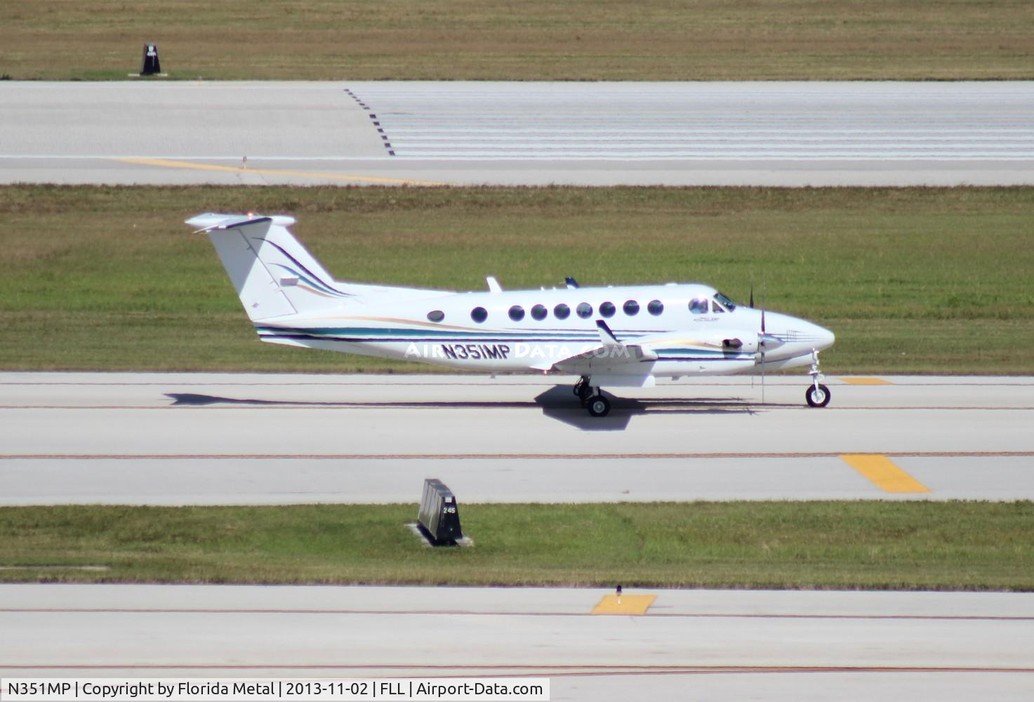 N351MP, 2000 Raytheon Aircraft Company B300C King Air C/N FL-305, Beech 350