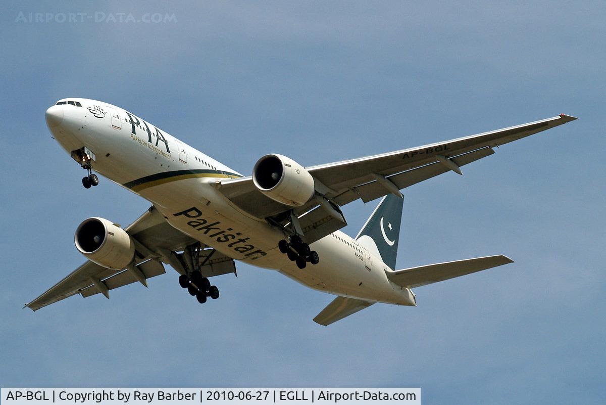AP-BGL, 2004 Boeing 777-240/ER C/N 33777, Boeing 777-240ER [33777] (Pakistan International Airlines) Home~G 27/06/2010. On approach 27R
