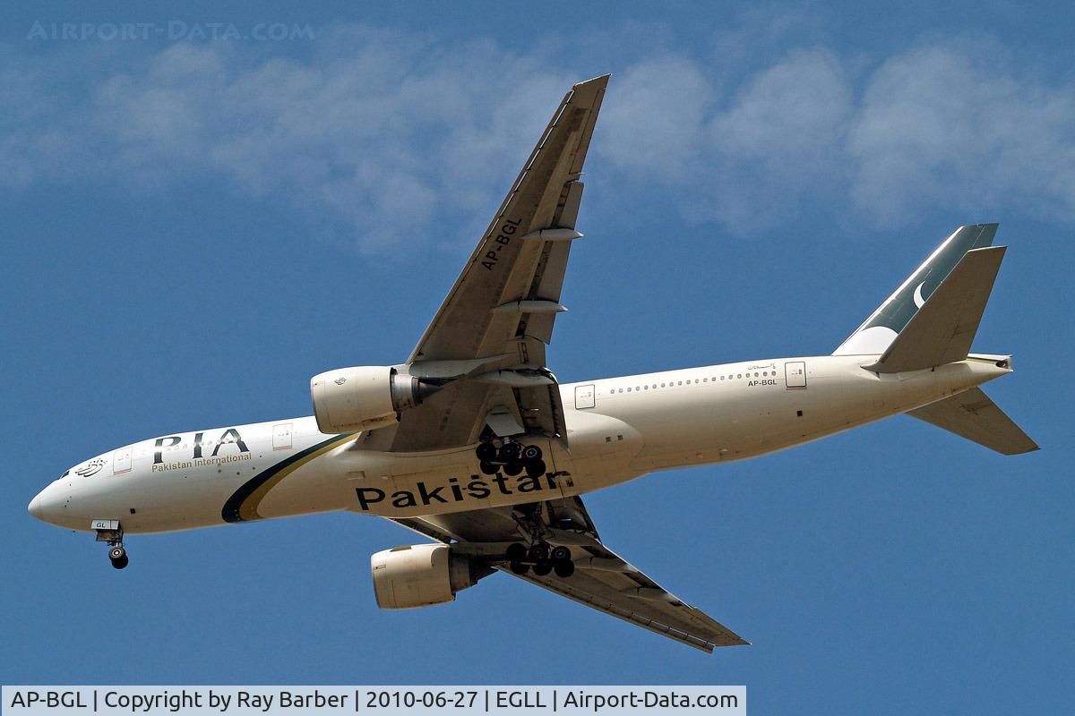 AP-BGL, 2004 Boeing 777-240/ER C/N 33777, Boeing 777-240ER [33777] (Pakistan International Airlines) Home~G 27/06/2010. On approach 27R