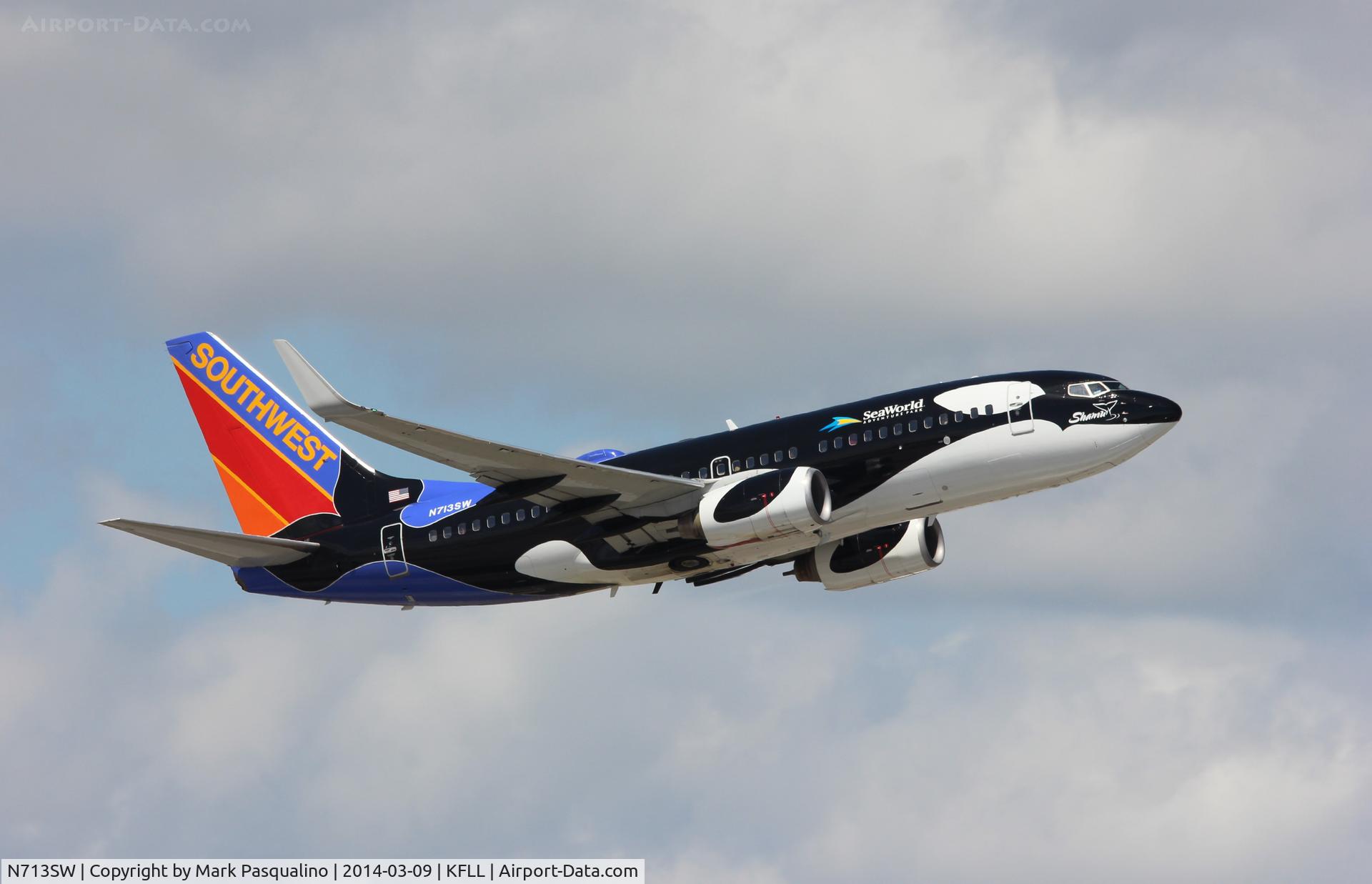 N713SW, 1998 Boeing 737-7H4 C/N 27847, Boeing 737-700