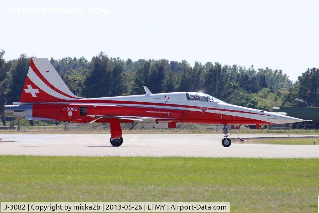 J-3082, Northrop F-5E Tiger II C/N L1082, Taxiing