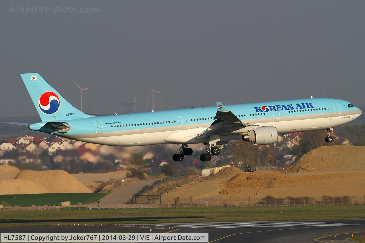 HL7587, Airbus A330-323 C/N 368, Korean Air