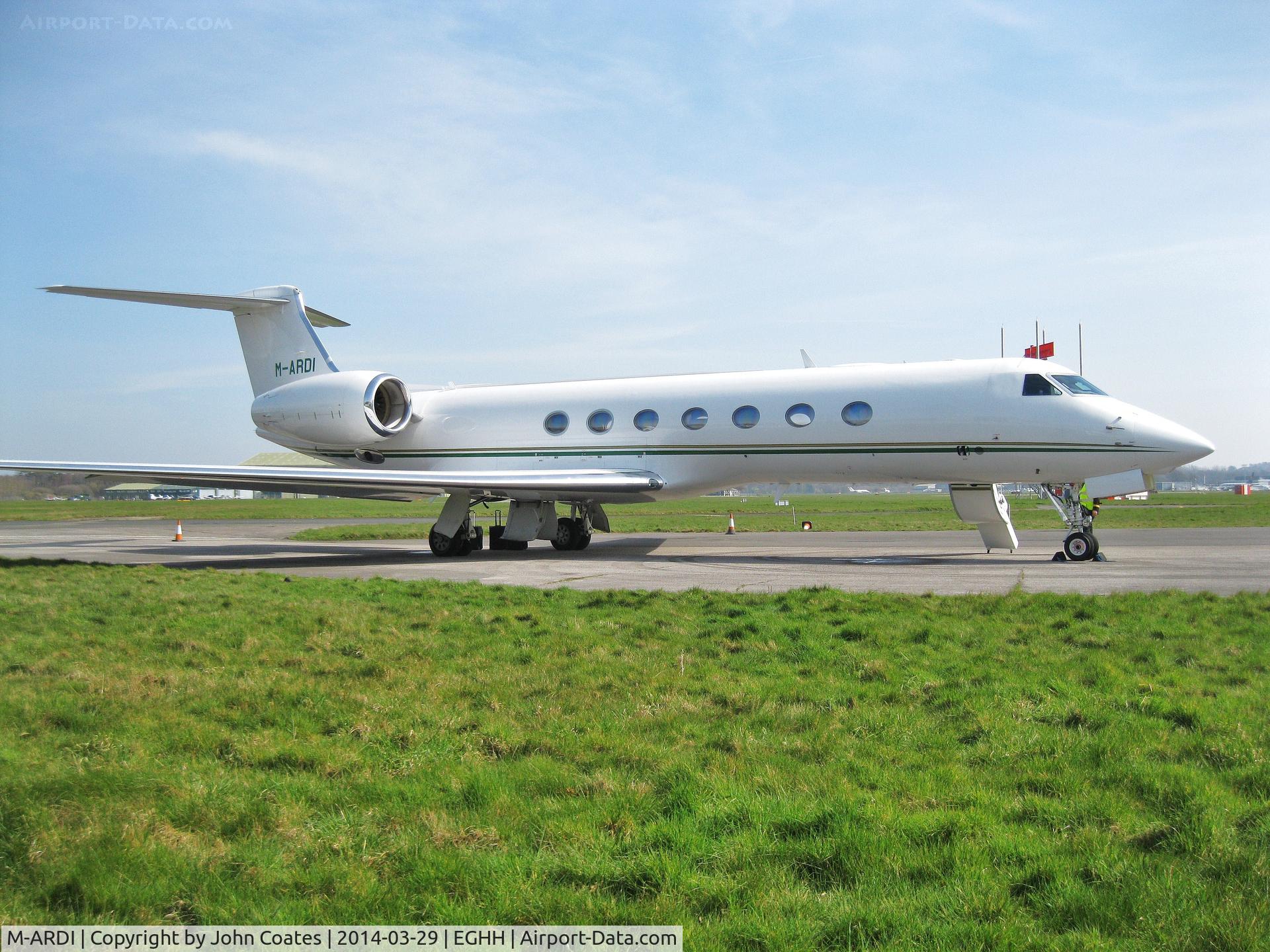 M-ARDI, 2006 Gulfstream Aerospace GV-SP (G550) C/N 5153, At Sigs