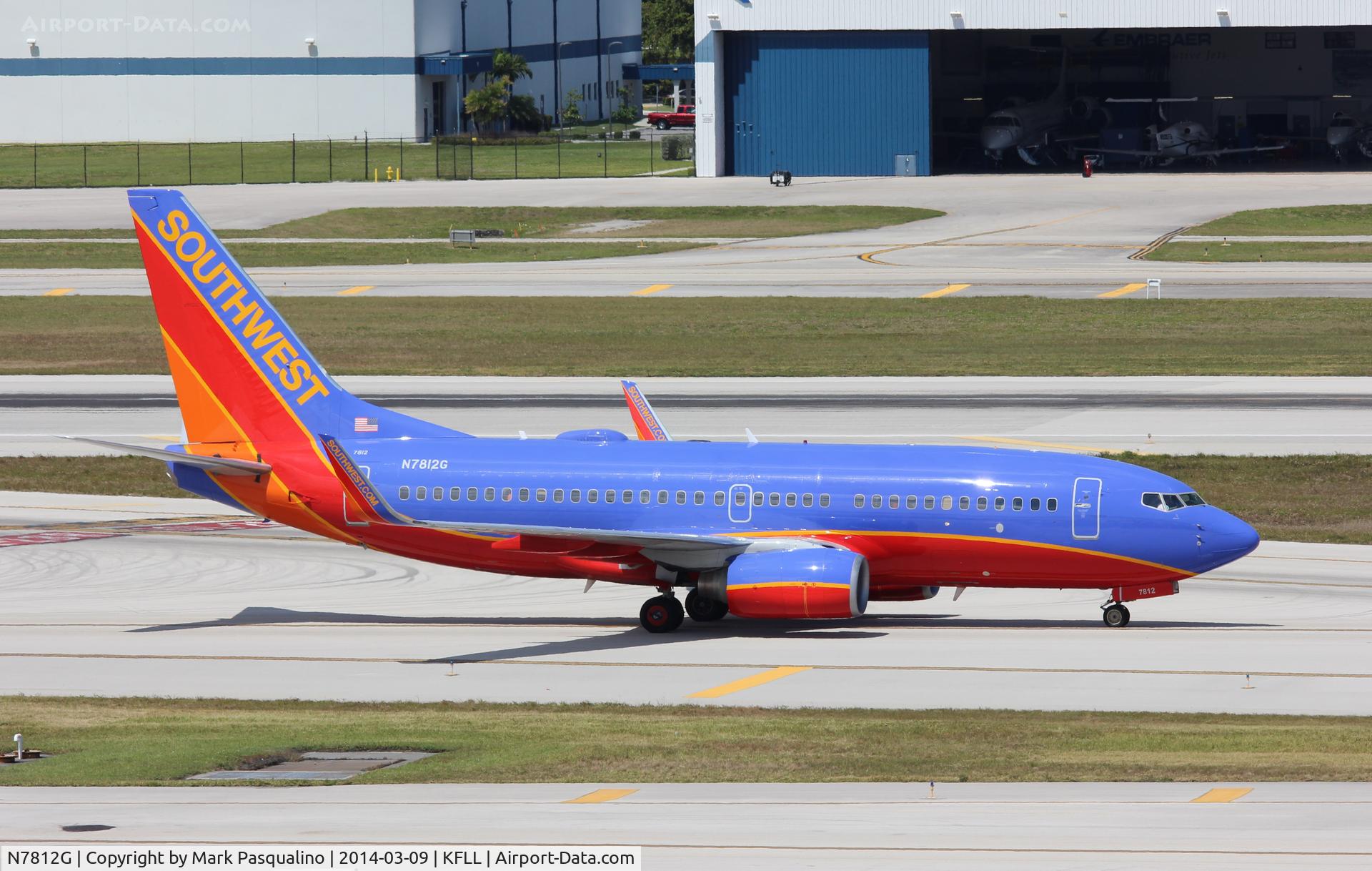 N7812G, 2001 Boeing 737-76N C/N 32582, Boeing 737-700