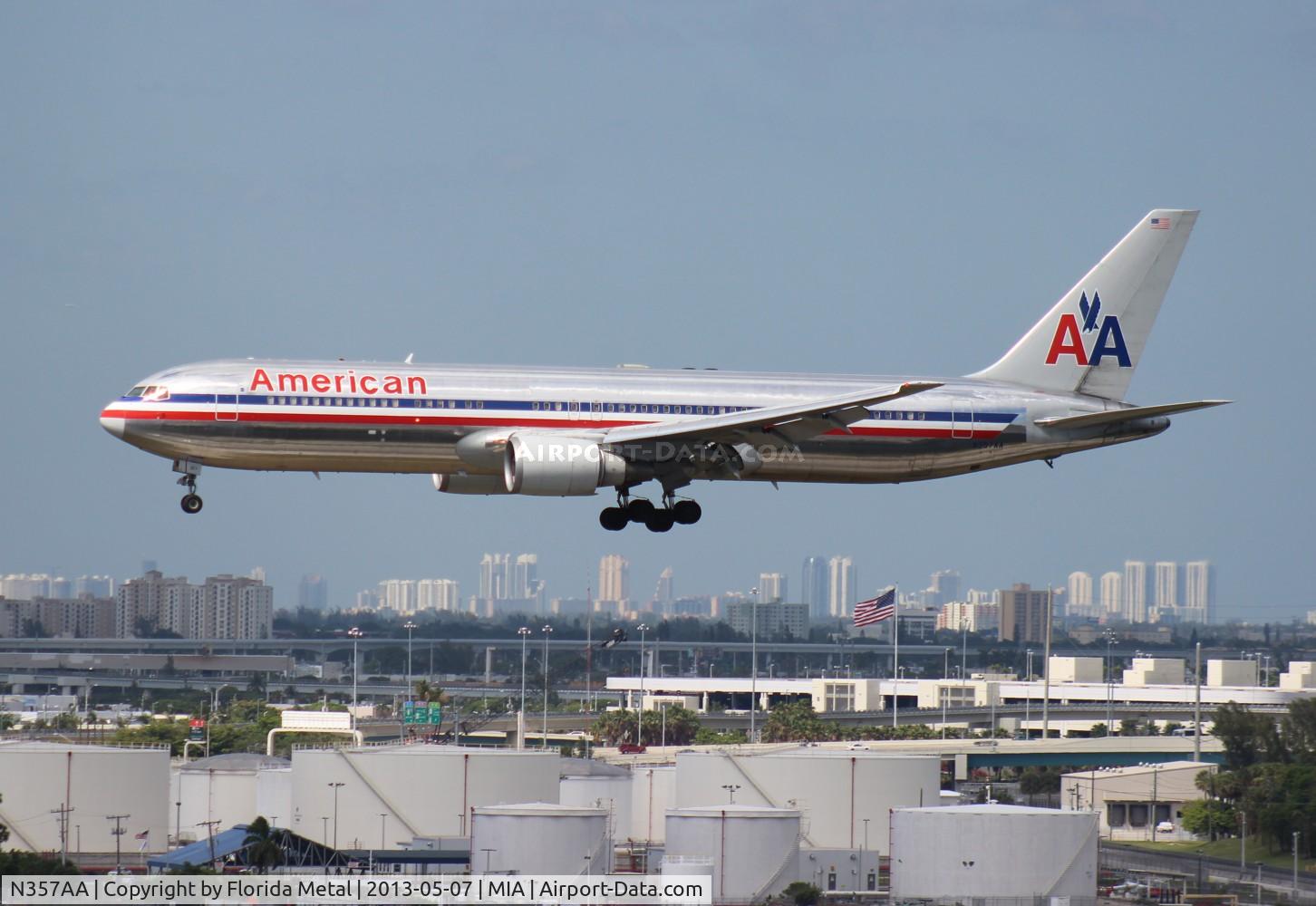 N357AA, 1988 Boeing 767-323 C/N 24038, American 767-300