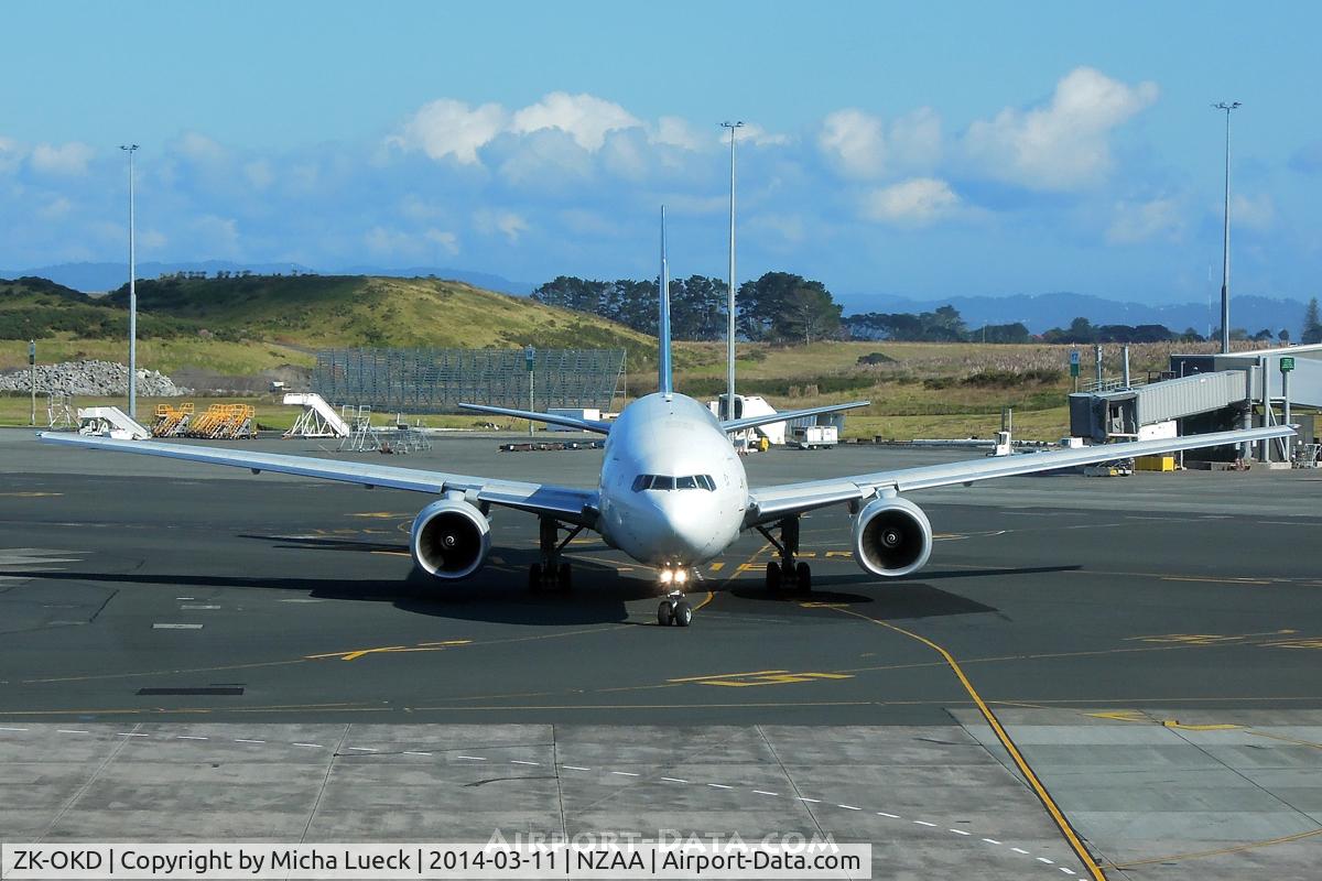 ZK-OKD, 2006 Boeing 777-219/ER C/N 29401, At Auckland