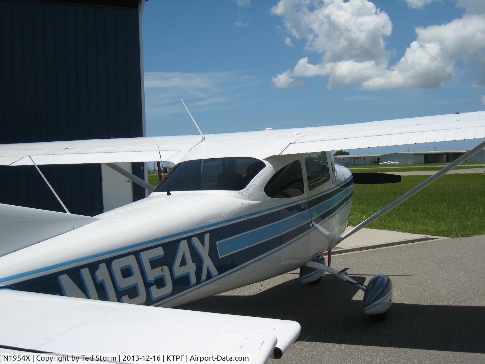 N1954X, 1965 Cessna 182H Skylane C/N 18256054, All new windows and photo port