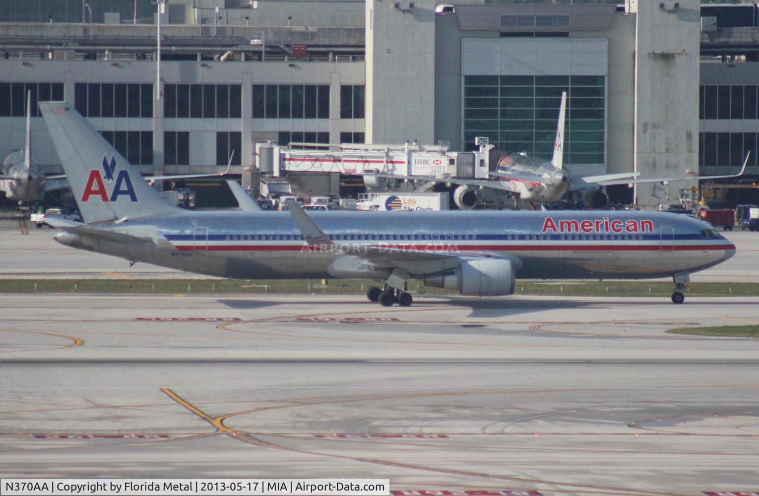 N370AA, 1992 Boeing 767-323 C/N 25197, American 767-300