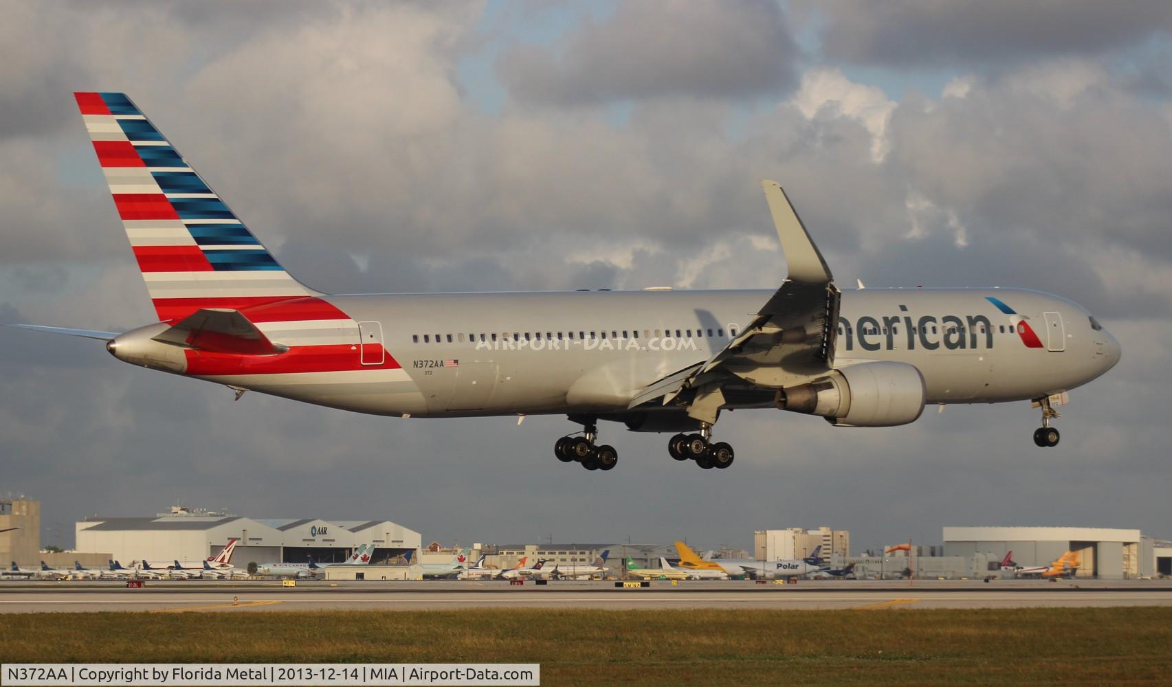 N372AA, 1992 Boeing 767-323 C/N 25199, American 767-300
