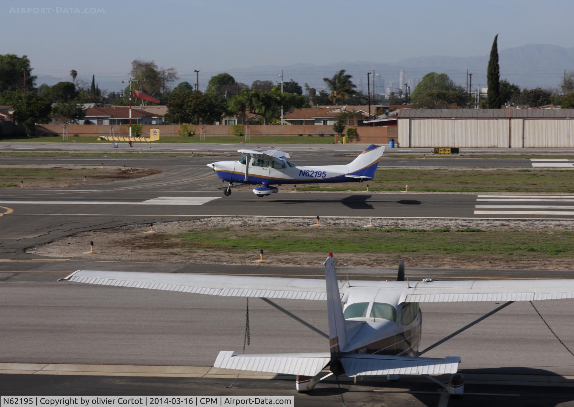 N62195, 1982 Cessna 172P C/N 17275226, landing at compton airport