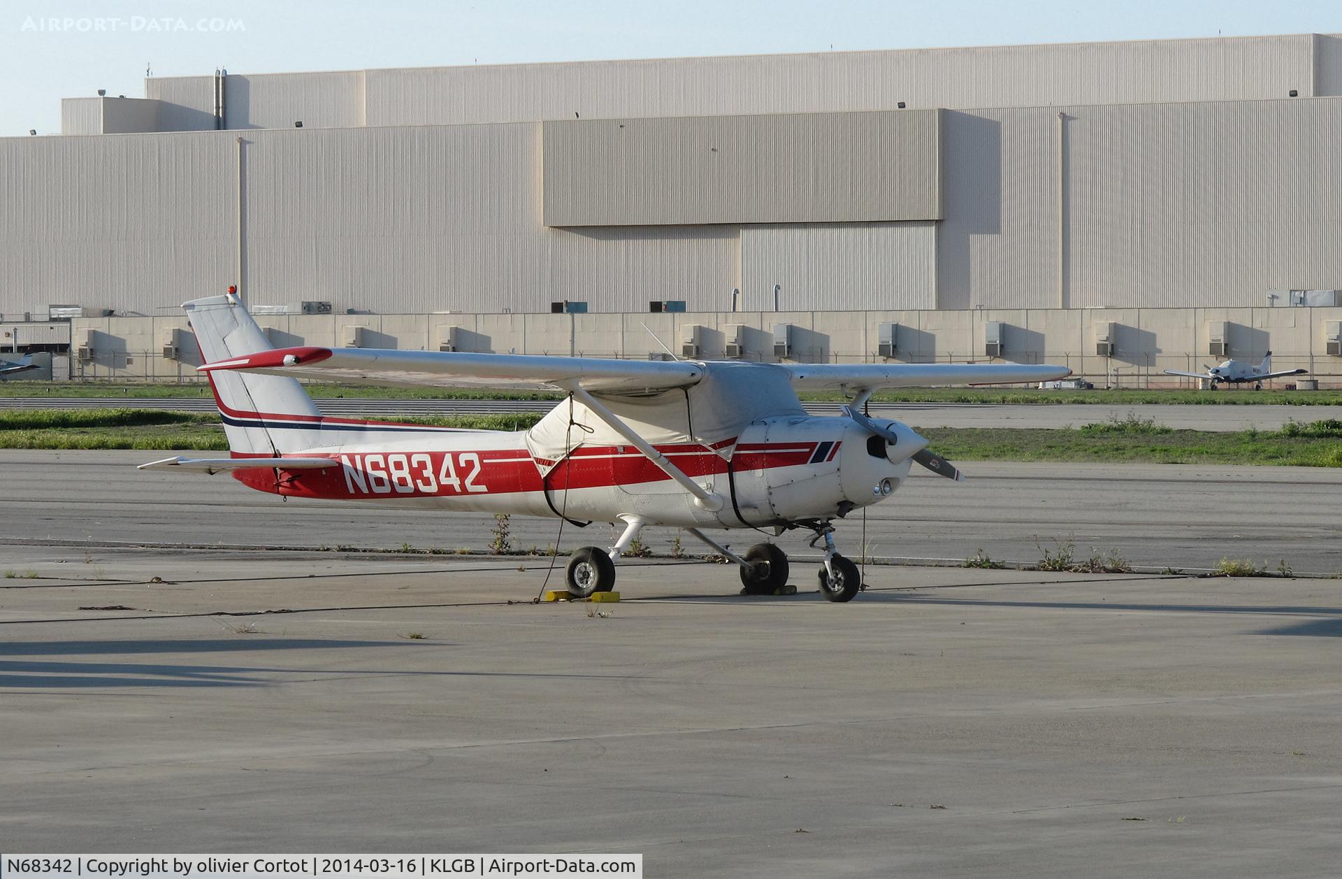 N68342, 1978 Cessna 152 C/N 15282269, Long beach airport