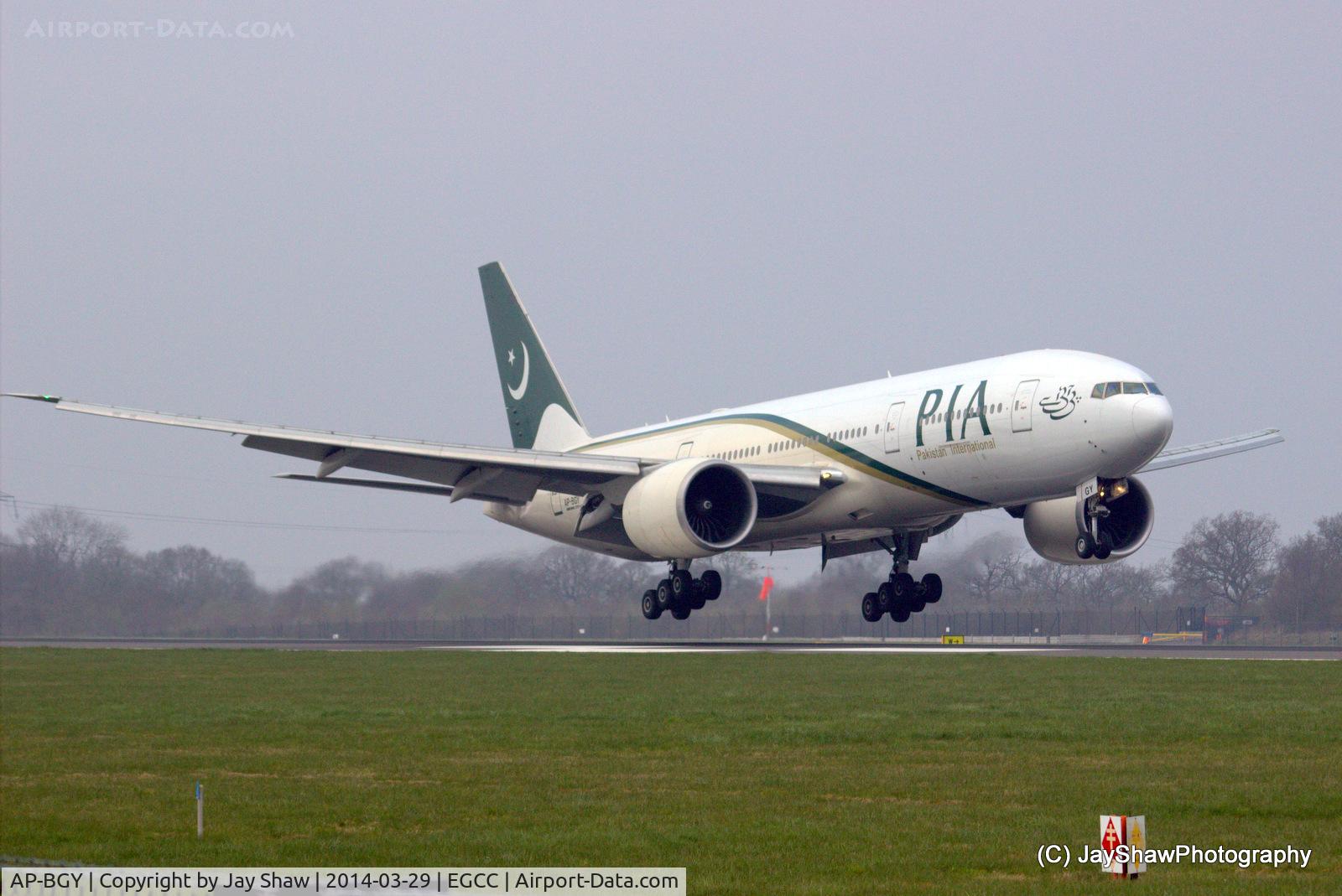AP-BGY, 2005 Boeing 777-240/LR C/N 33781, Early Morning Arrival 05R Manchester EGCC