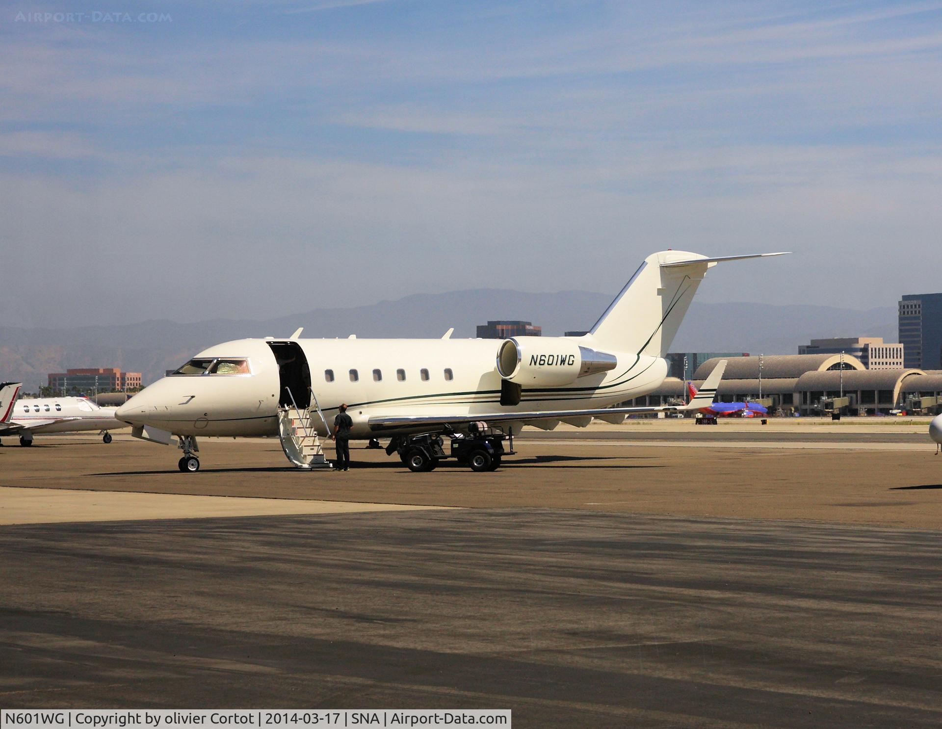 N601WG, 1987 Canadair Challenger 601-3A (CL-600-2B16) C/N 5010, John Wayne Airport