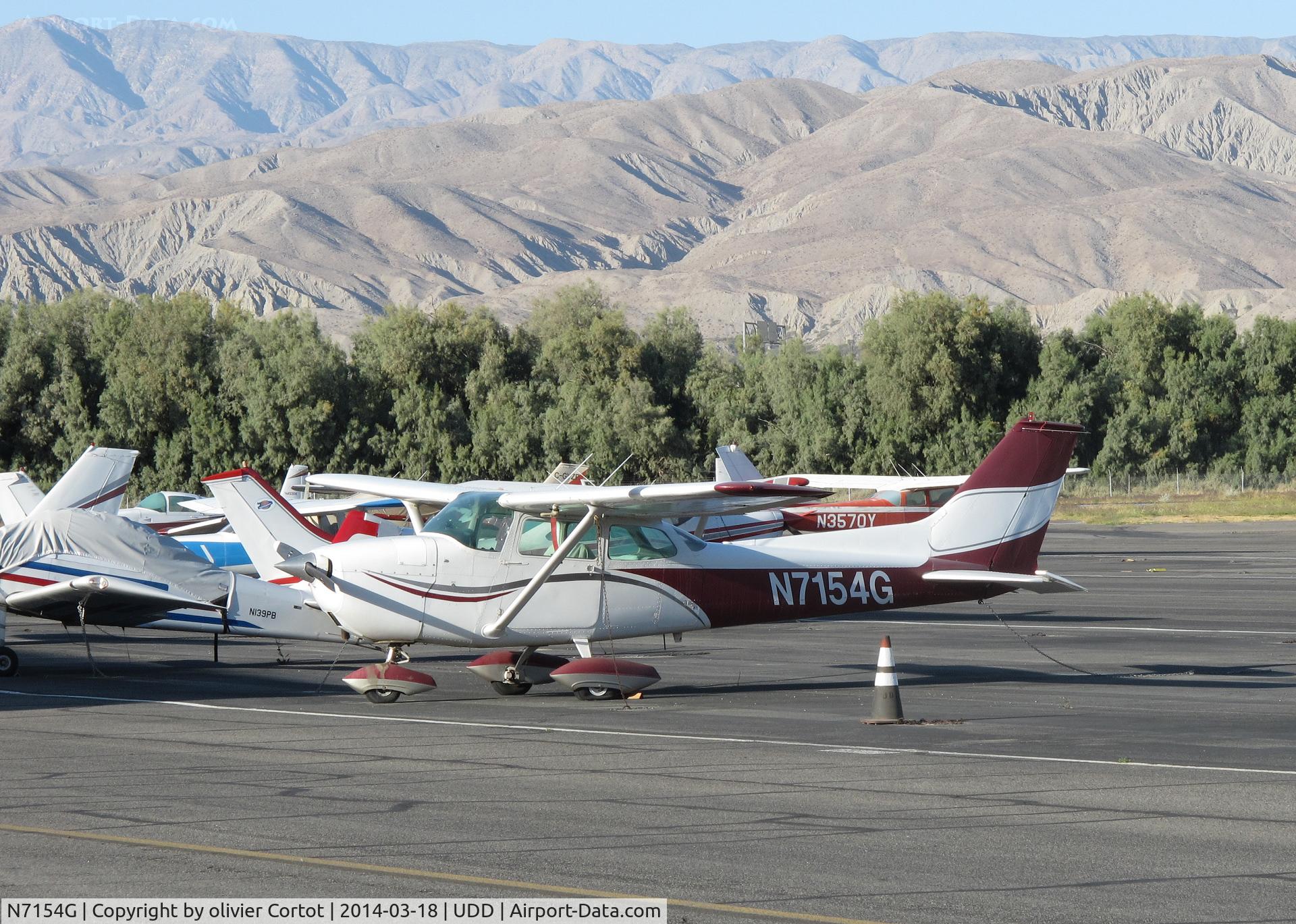 N7154G, 1970 Cessna 172K Skyhawk C/N 17258854, palm springs area in the evenning