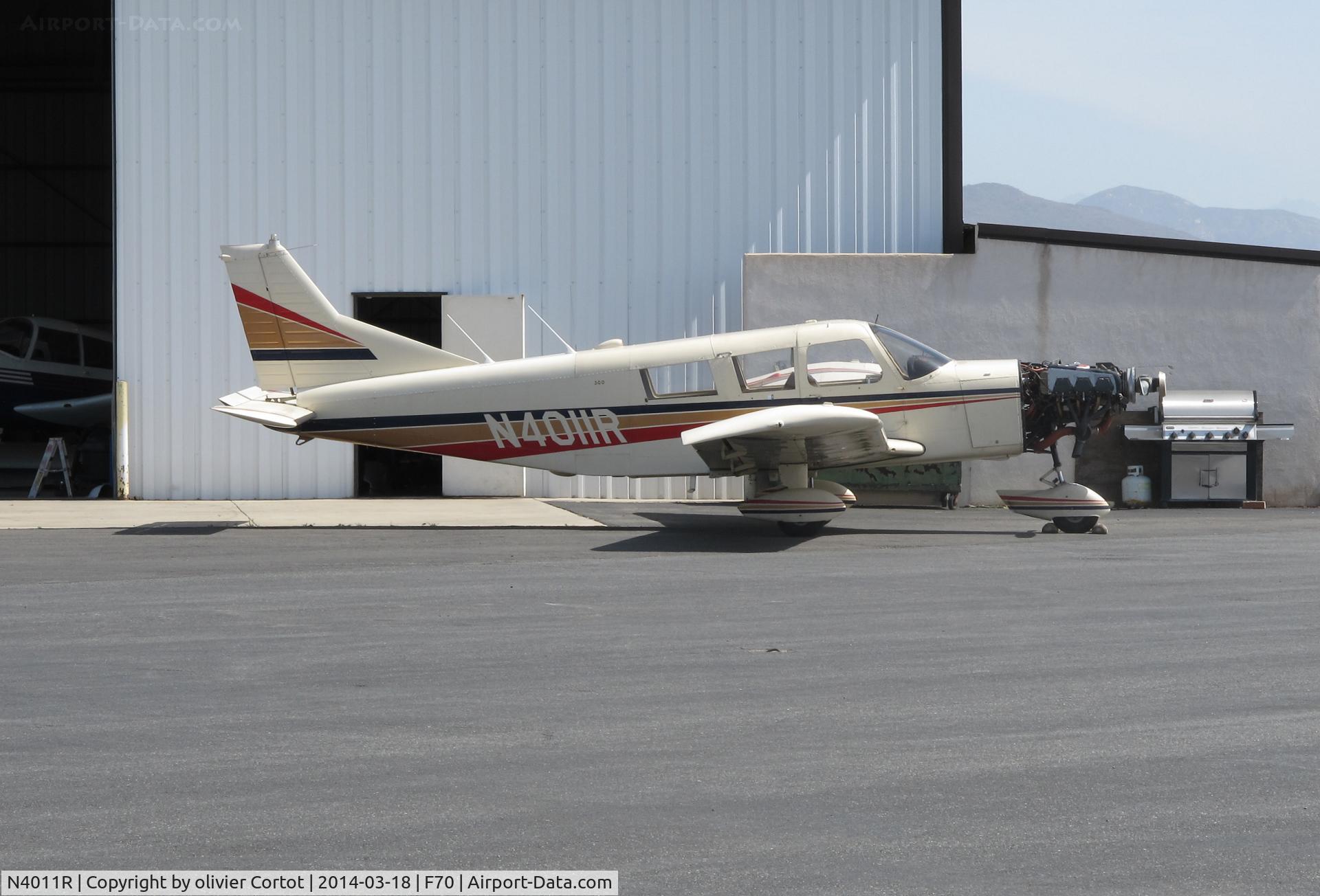 N4011R, 1967 Piper PA-32-300 Cherokee Six C/N 32-40304, engine check at French valley airport