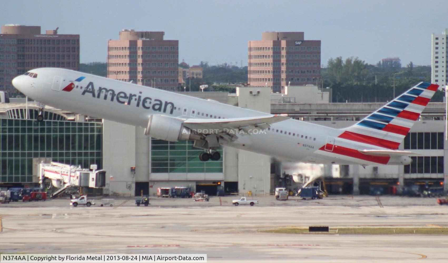 N374AA, 1992 Boeing 767-323 C/N 25201, American 767-300