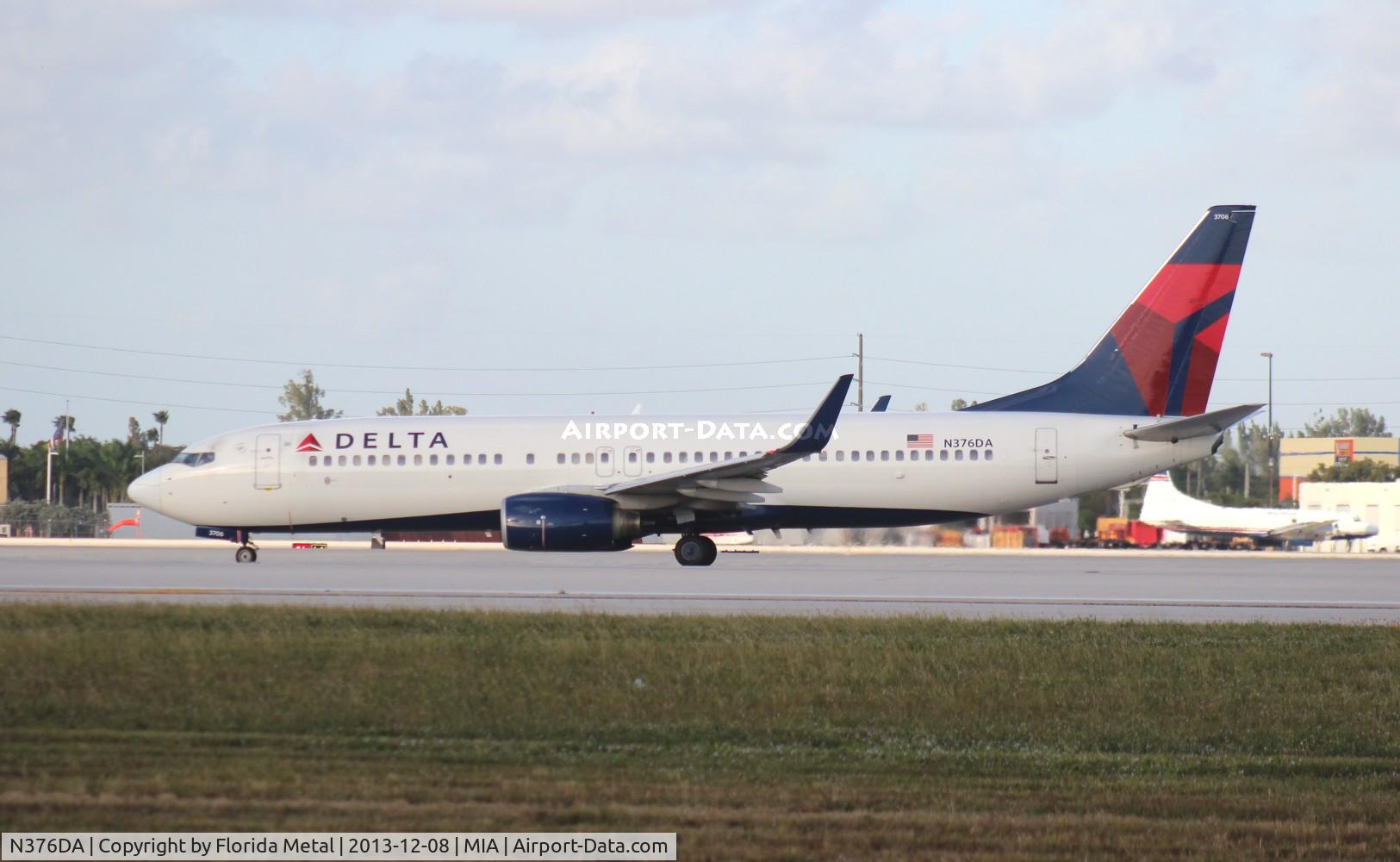 N376DA, 1999 Boeing 737-832 C/N 29624, Delta 737-800