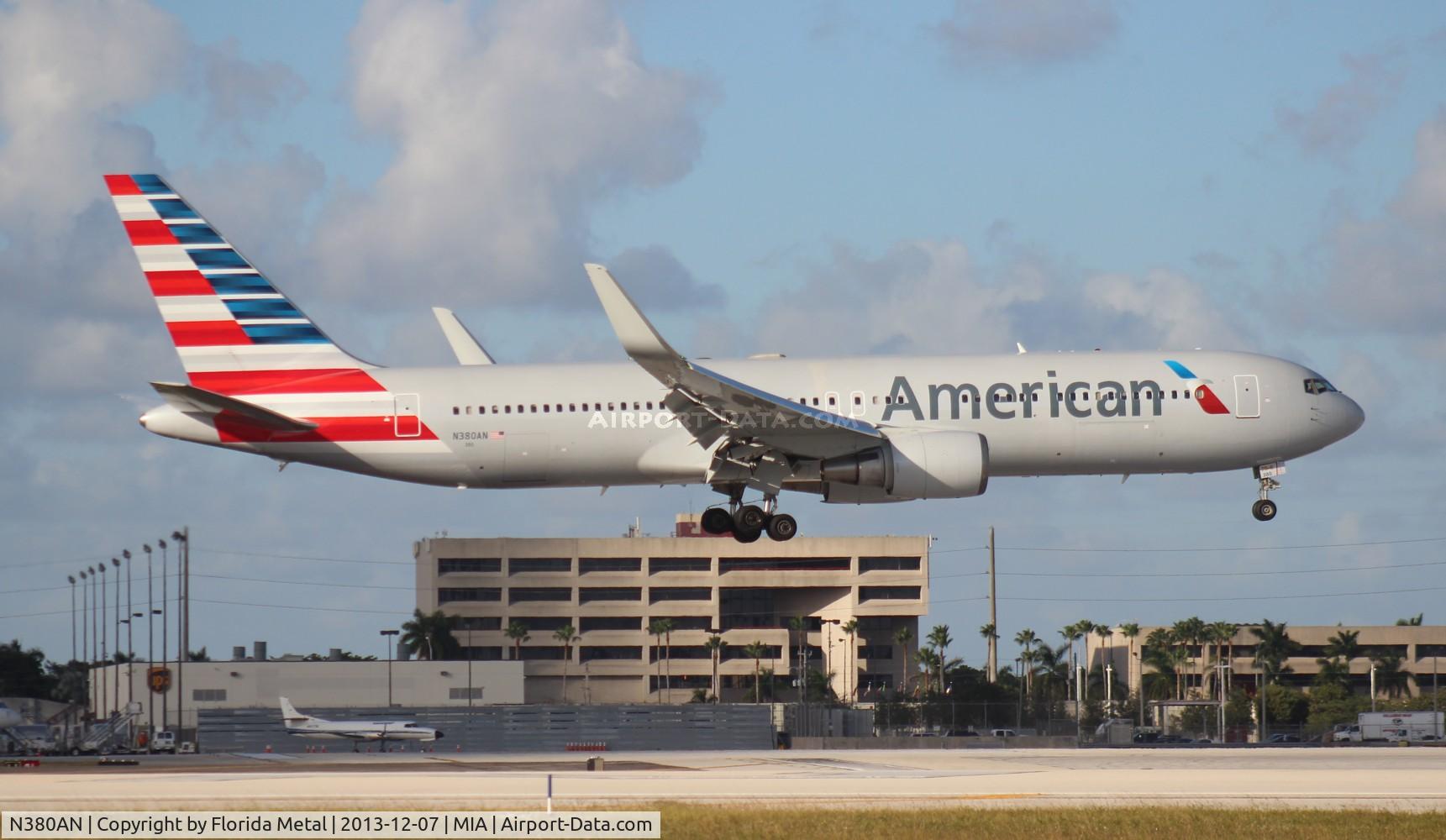 N380AN, 1993 Boeing 767-323 C/N 25449, American 767-300