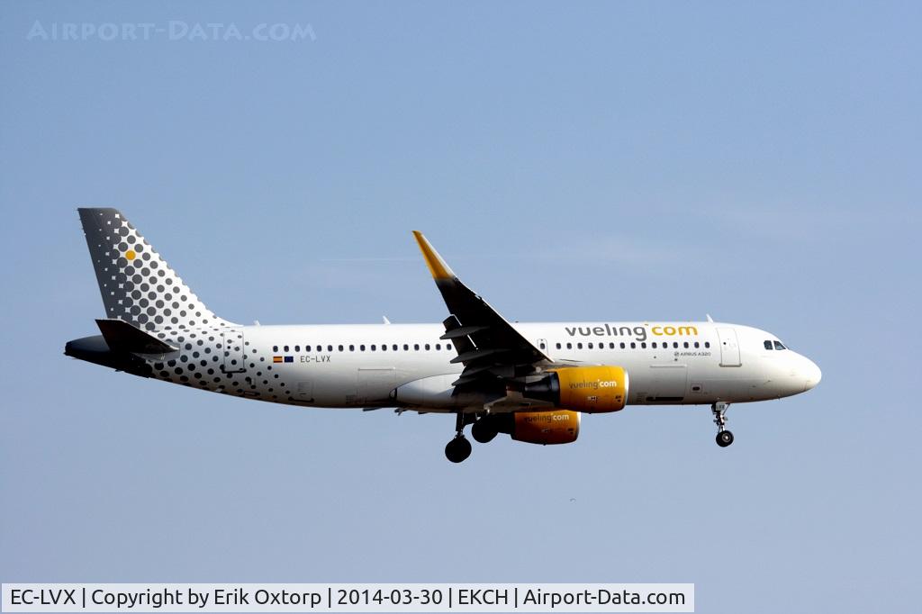 EC-LVX, 2013 Airbus A320-214 C/N 5673, EC-LVX landing in CPH