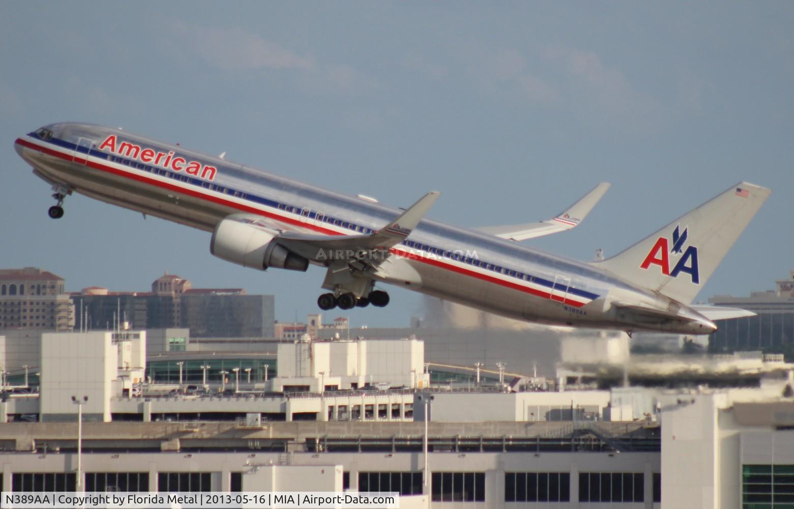 N389AA, 1994 Boeing 767-323 C/N 27449, American 767-300