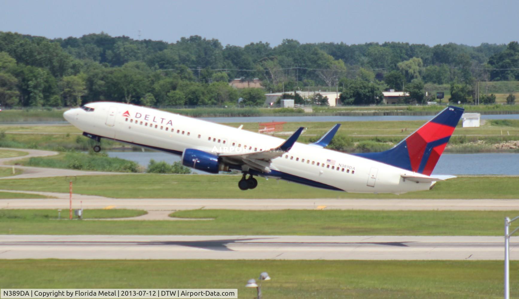 N389DA, 2000 Boeing 737-832 C/N 30376, Delta 737-800