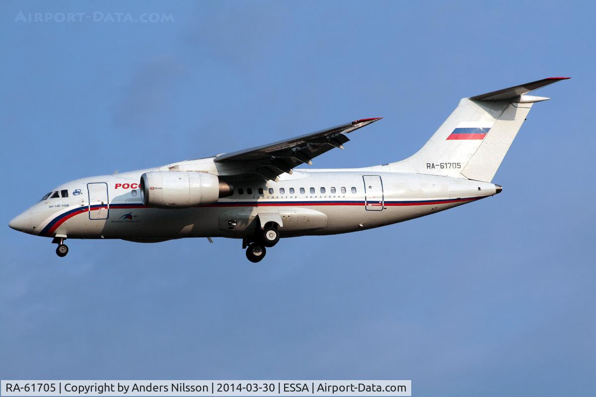 RA-61705, 2010 Antonov An-148-100B C/N 4007, On final for 01L.