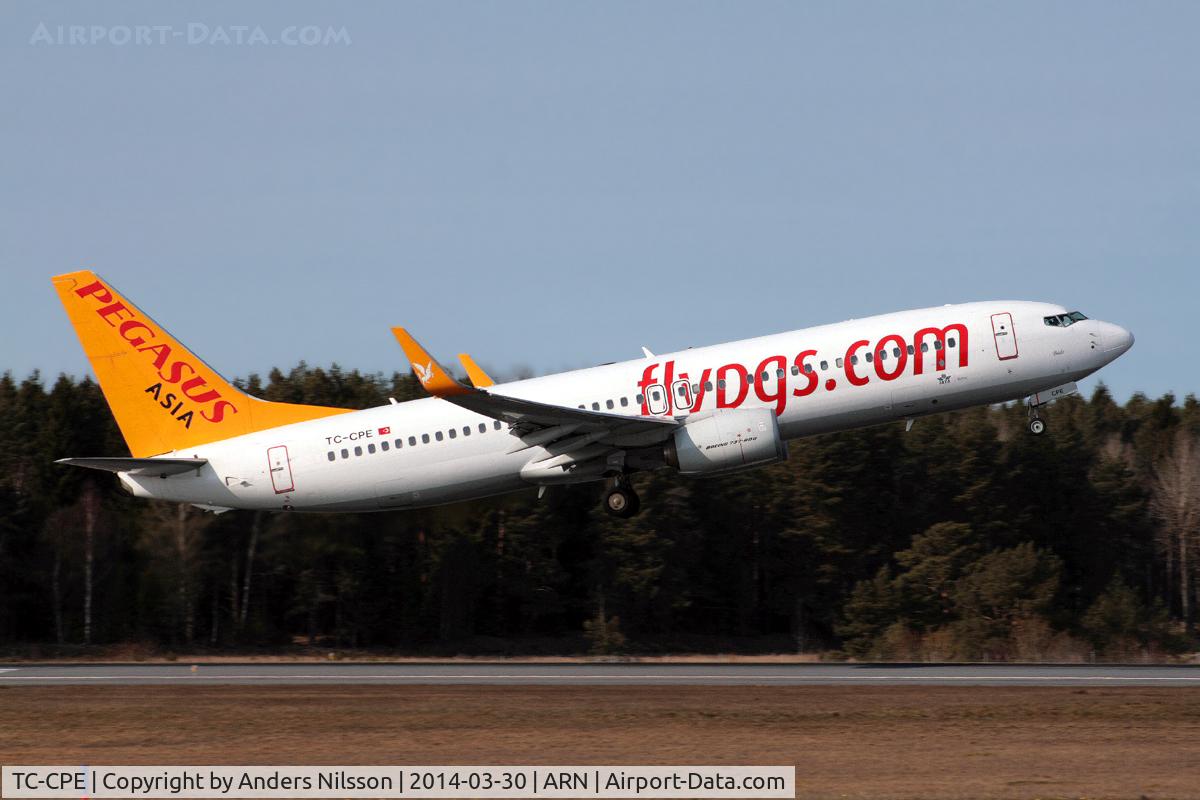 TC-CPE, 2012 Boeing 737-82R C/N 38178, Departing runway 08.