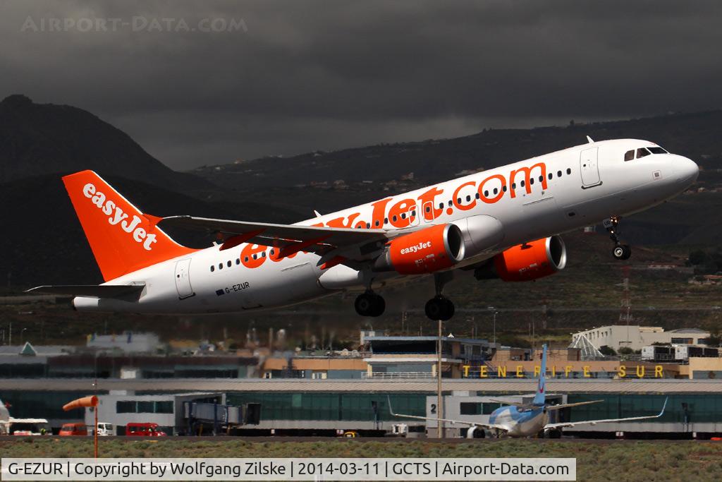G-EZUR, 2012 Airbus A320-214 C/N 5064, visitor