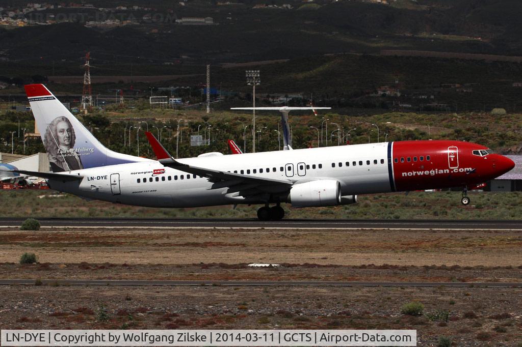 LN-DYE, 2010 Boeing 737-8JP C/N 39003, visitor