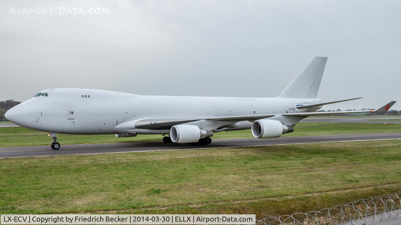 LX-ECV, 2009 Boeing 747-4HQF C/N 37303, taxying to P7