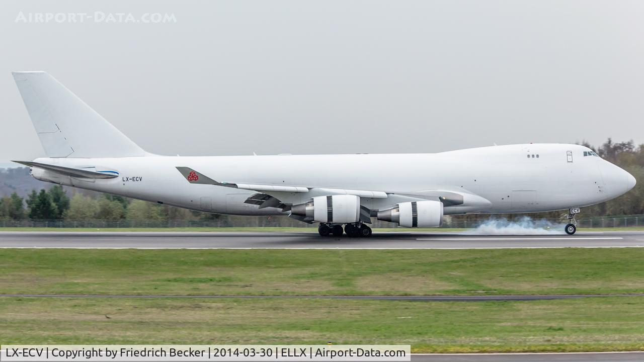 LX-ECV, 2009 Boeing 747-4HQF C/N 37303, decelerating after touchdown on RW24