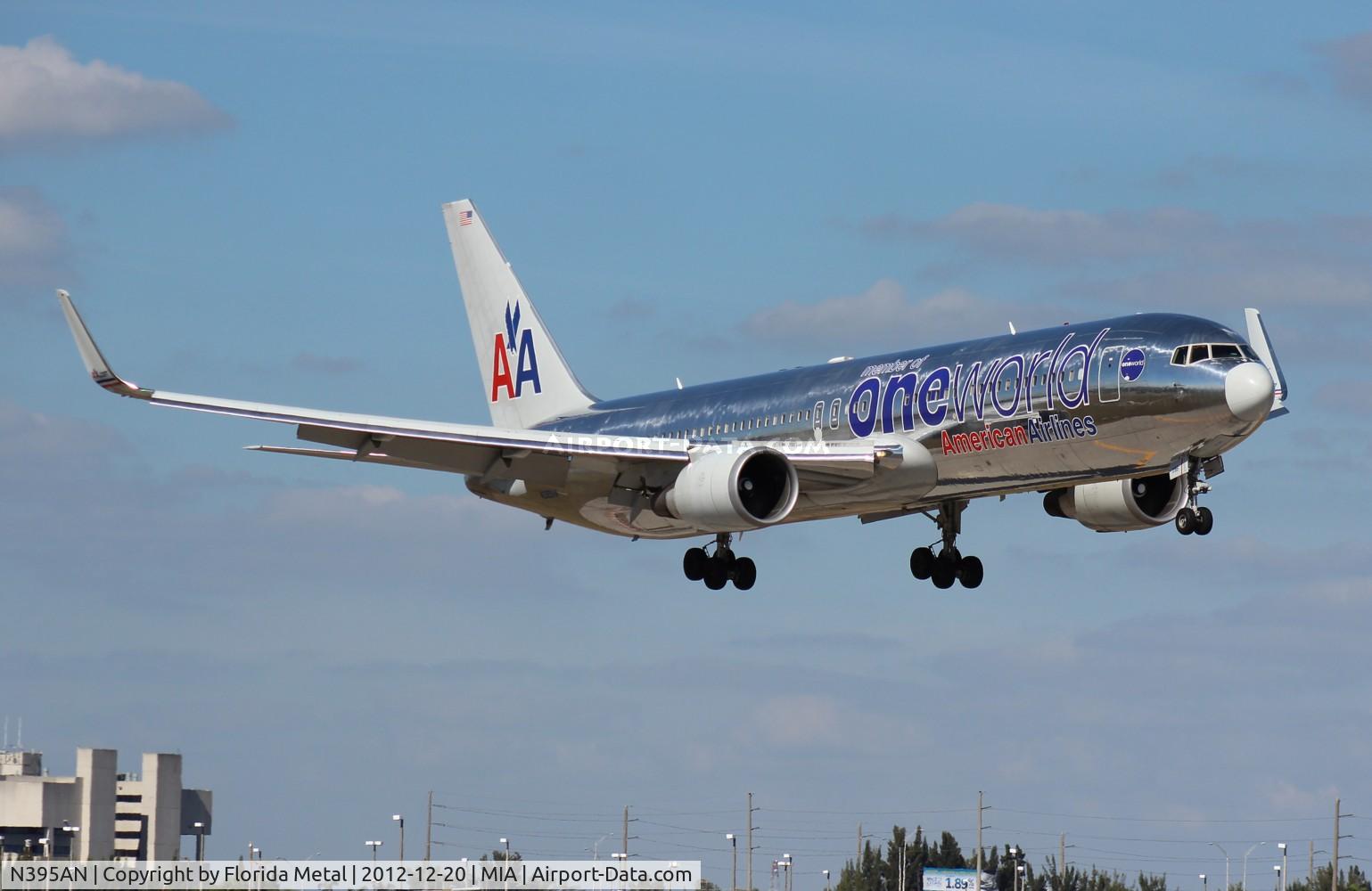 N395AN, 1998 Boeing 767-323 C/N 29432, One World 767-300