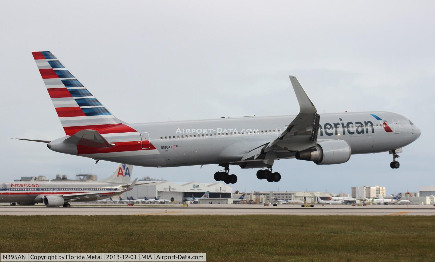 N395AN, 1998 Boeing 767-323 C/N 29432, American 767-300 no longer in One World colors