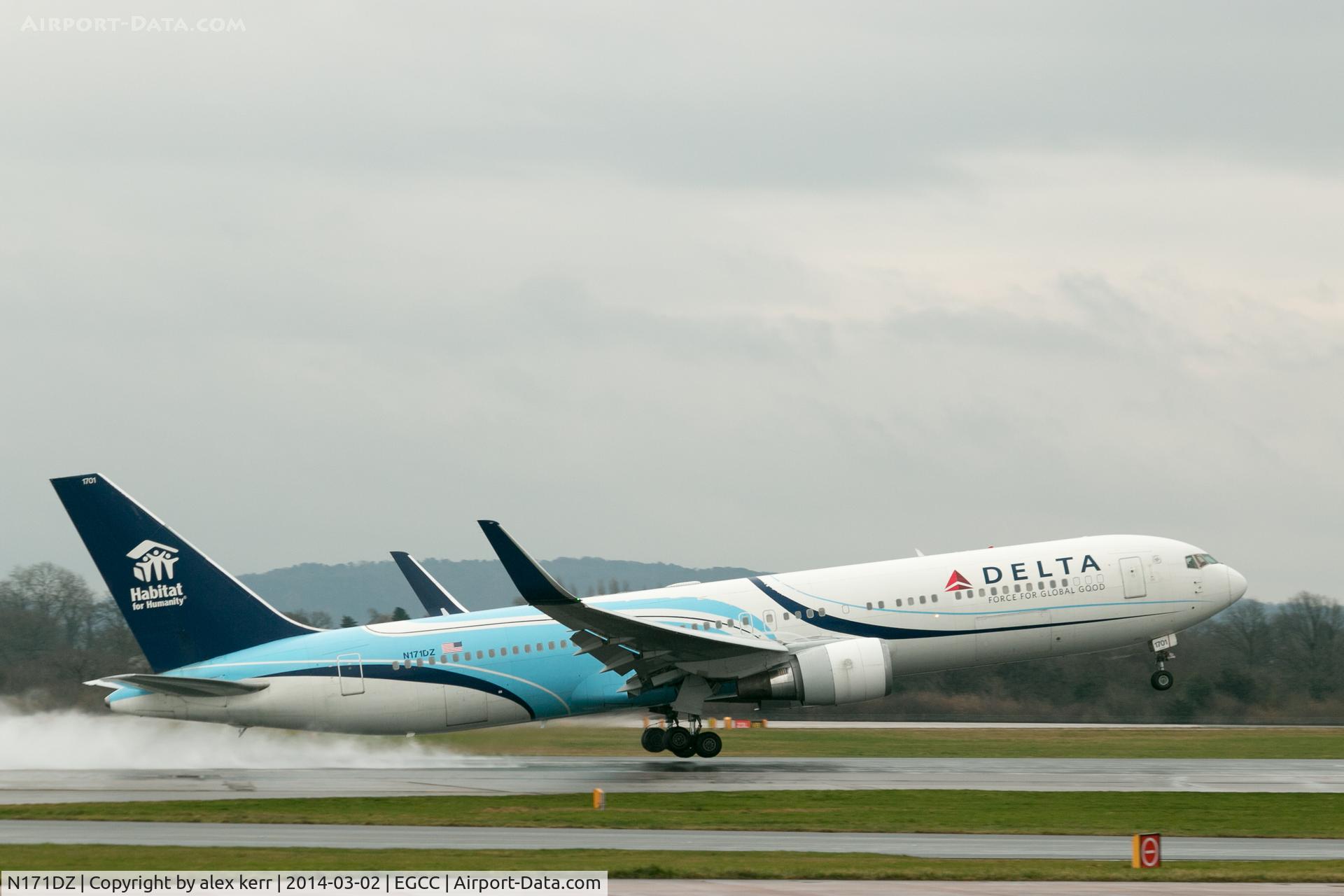 N171DZ, 1998 Boeing 767-332 C/N 29690, habitat for humanity delta