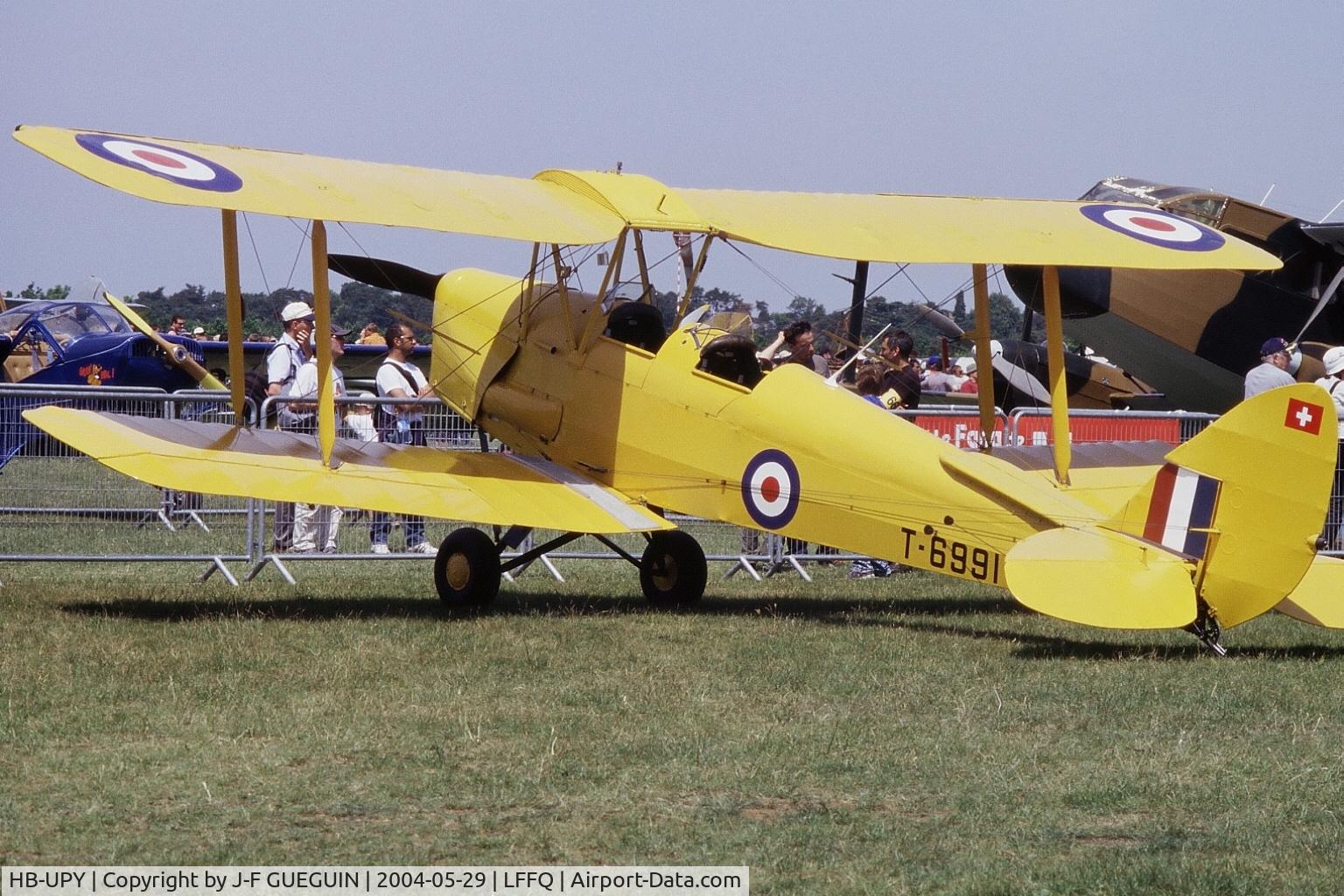HB-UPY, 1943 De Havilland DH-82A Tiger Moth II C/N 85635, Tiger Moth, ex-serial DE694, built by Morris Motors Ltd, on display at La Ferté-Alais, 2004 airshow