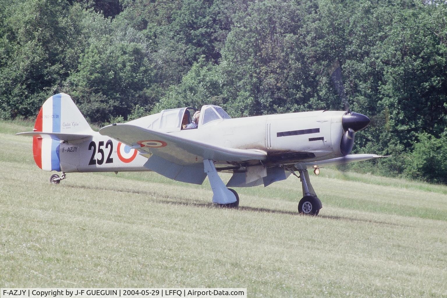 F-AZJY, 1998 Caudron JN-760-C1 replica C/N 01, Taxiing after landing at La Ferté-Alais, 2004 airshow, still wearing her 2003 Paris-Le Bourget airshow number.