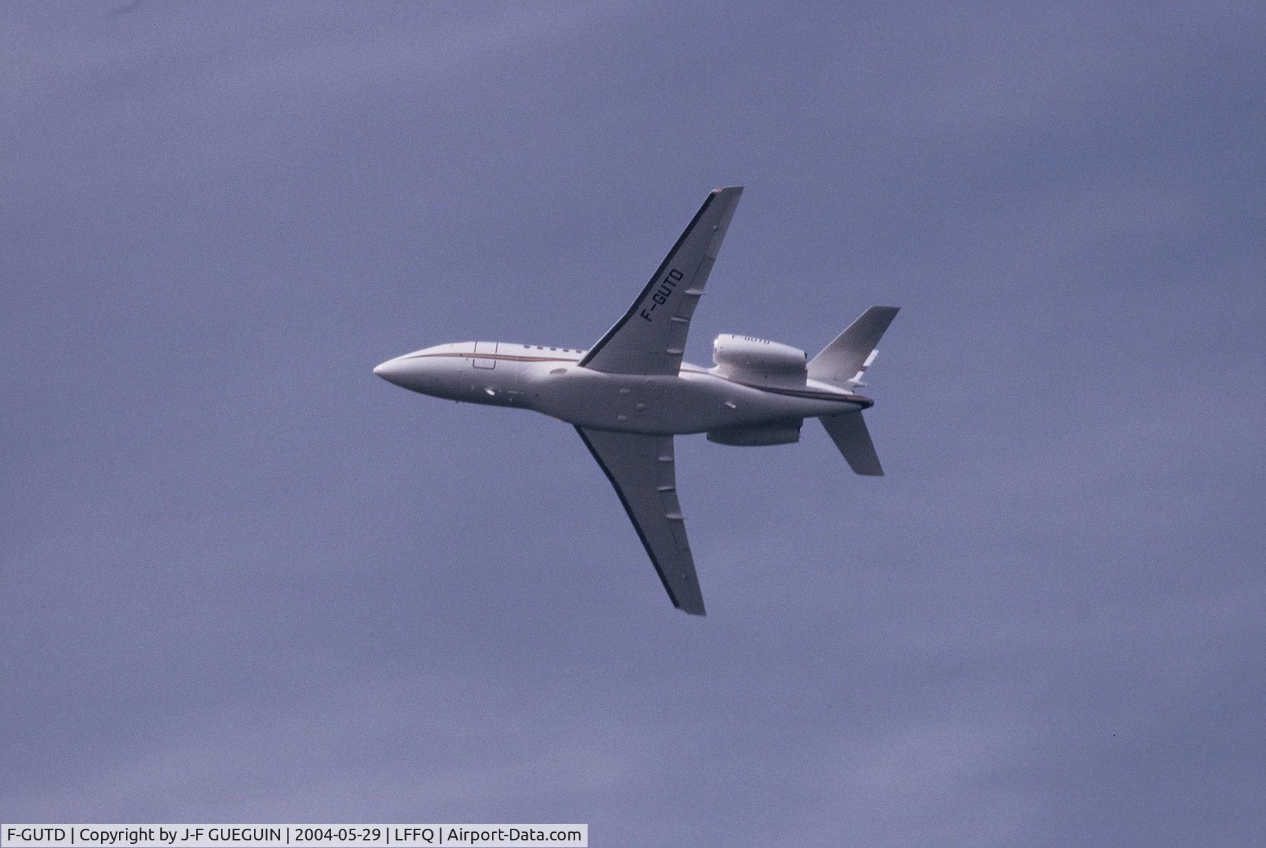 F-GUTD, 2003 Dassault Falcon 2000EX C/N 008, Seen at La Ferté-Alais, 2004 airshow.