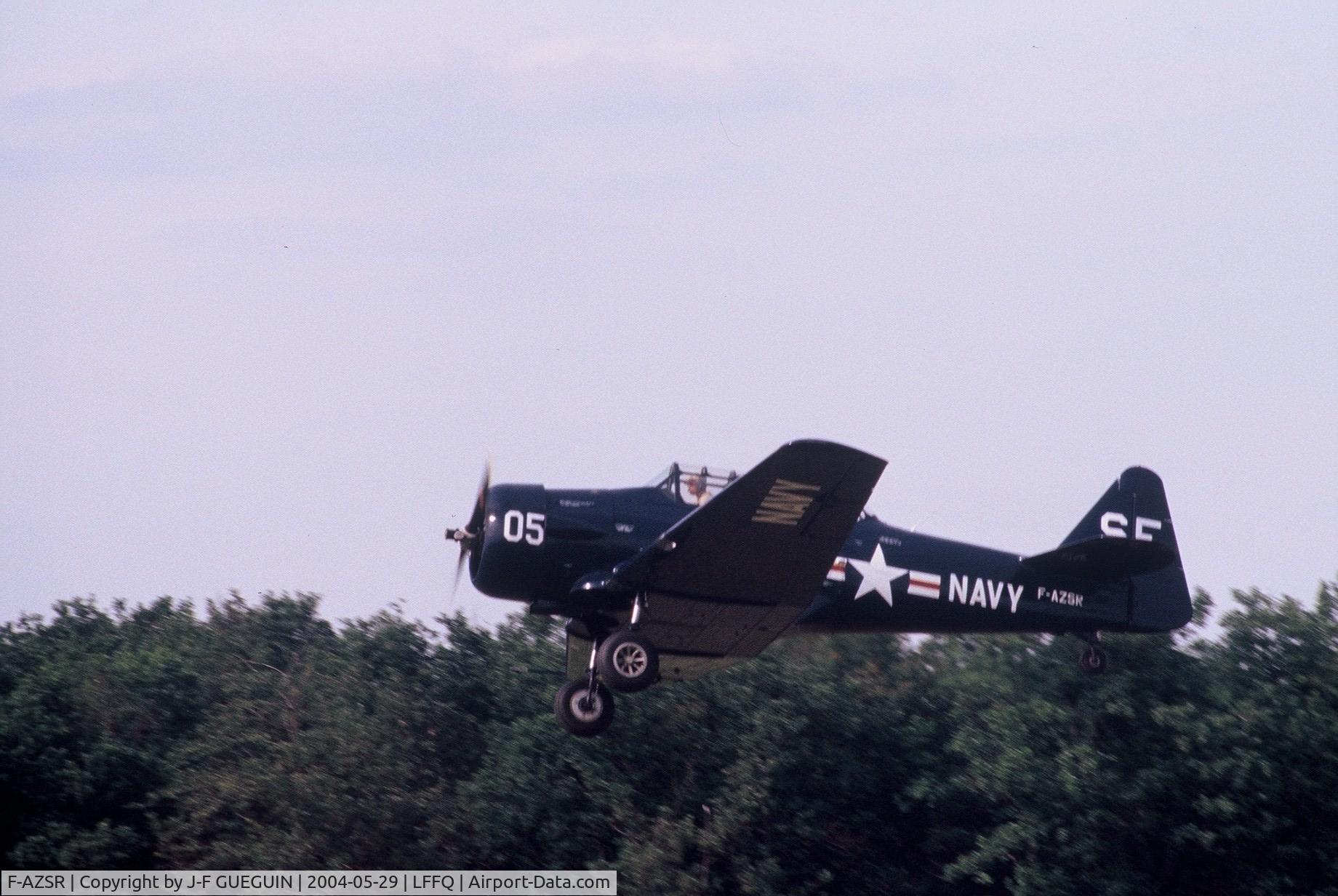 F-AZSR, North American T-6G Texan C/N 197-75, Taking off at La Ferté-Alais, 2004 airshow.