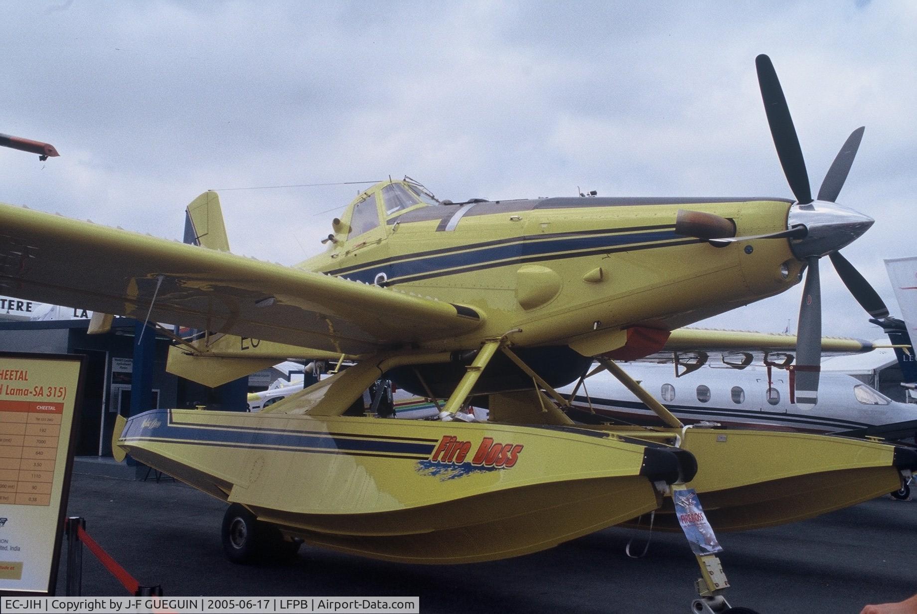 EC-JIH, 2005 Air Tractor AT-802A C/N 802A-0193, On display at Paris-Le Bourget 2005 airshow.