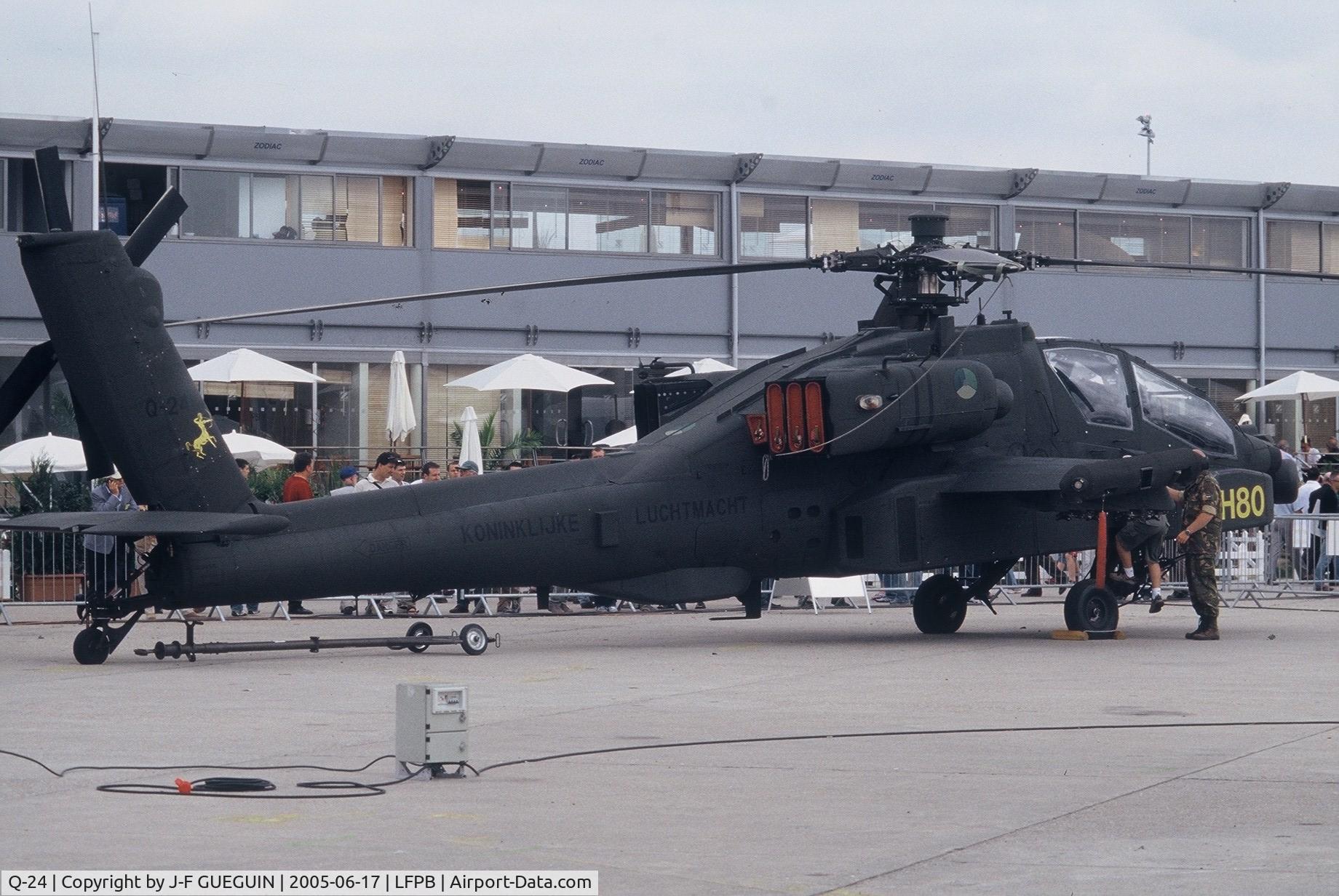 Q-24, 1998 Boeing AH-64D Longbow Apache C/N DN024, On display at Paris-Le Bourget 2005 airshow.