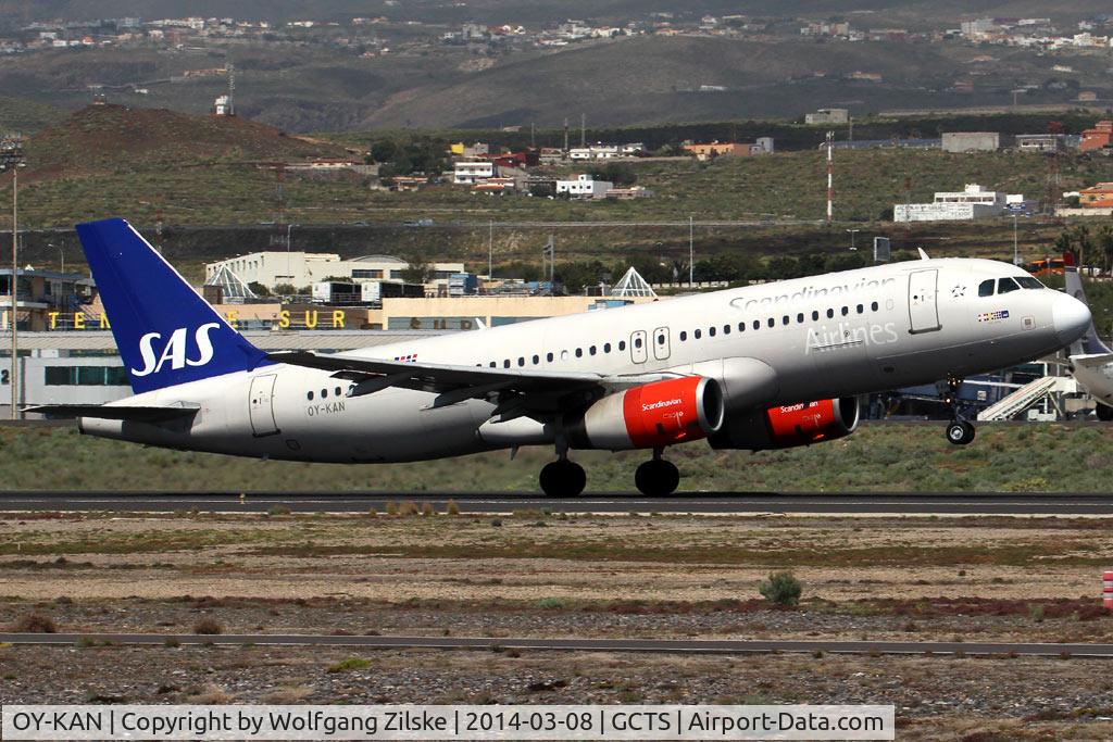 OY-KAN, 2006 Airbus A320-232 C/N 2958, visitor