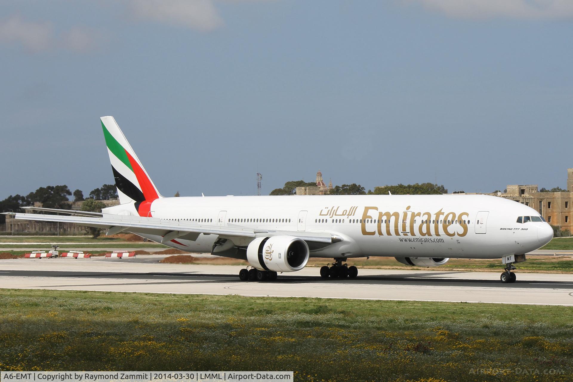 A6-EMT, 2002 Boeing 777-31H C/N 32699, B777 A6-EMT Emirates Airlines.