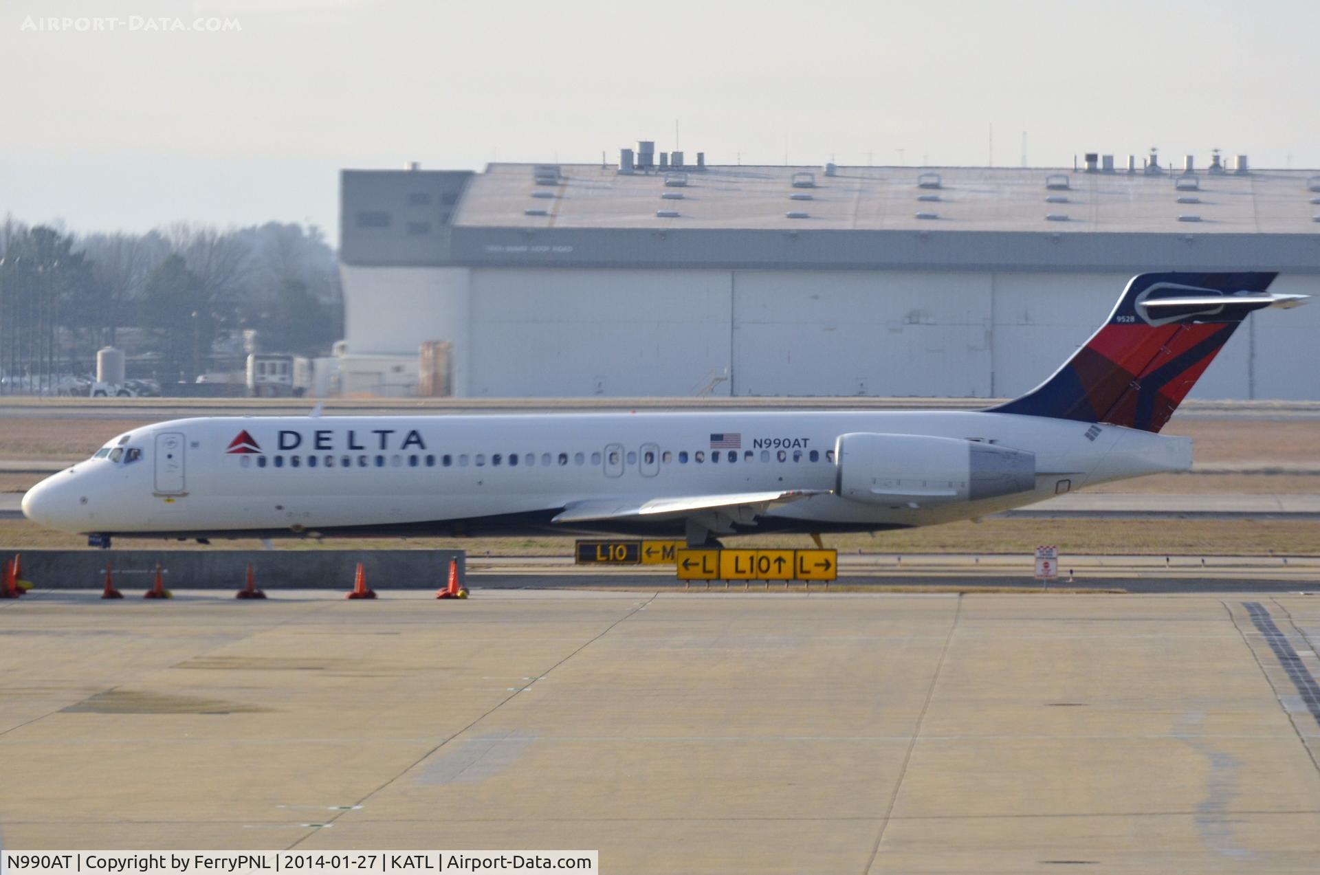 N990AT, 2001 Boeing 717-200 C/N 55134, Ex Airtran B717 now in Delta c/s.