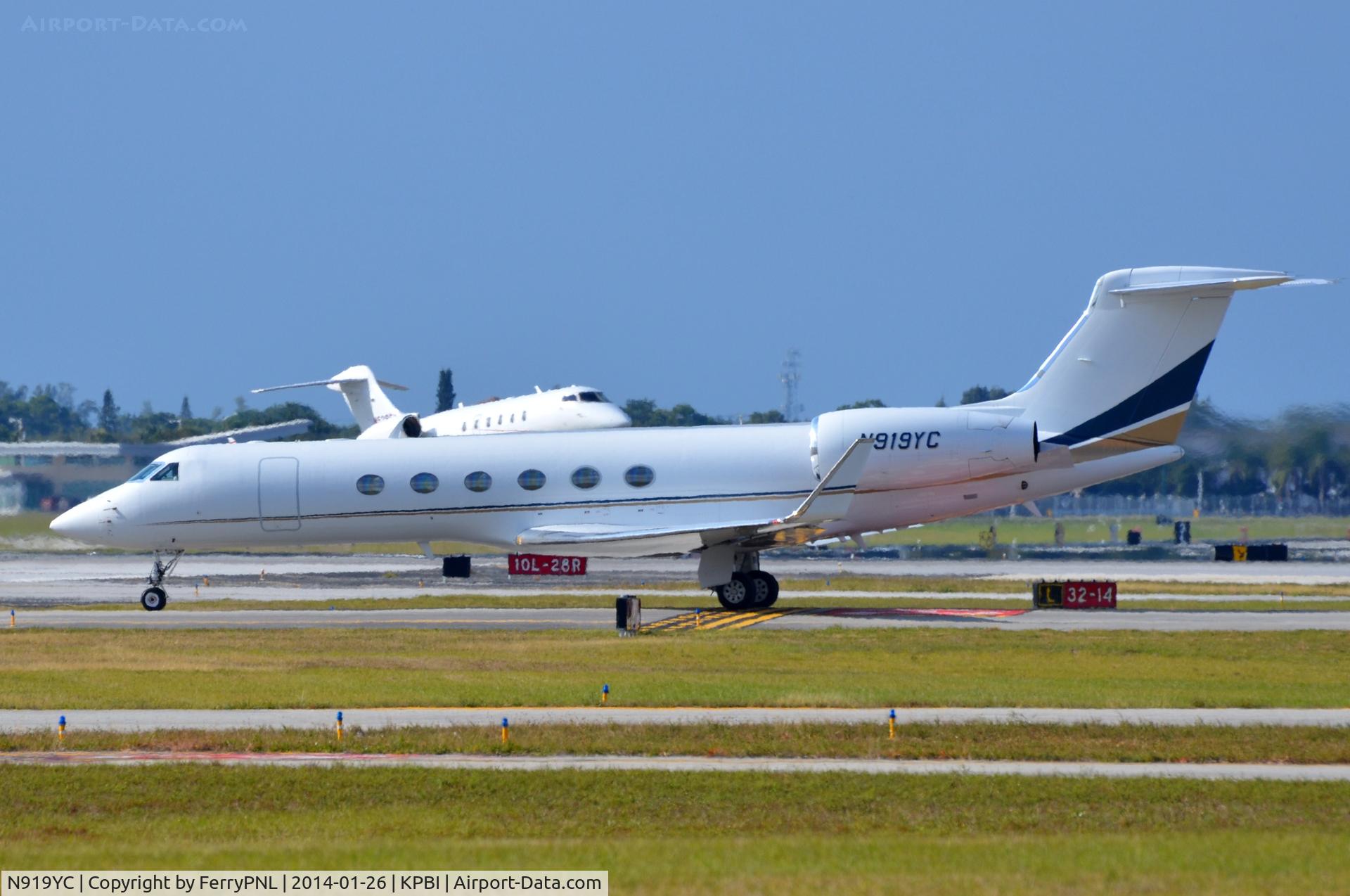 N919YC, Gulfstream Aerospace G-V C/N 682, DTC G5