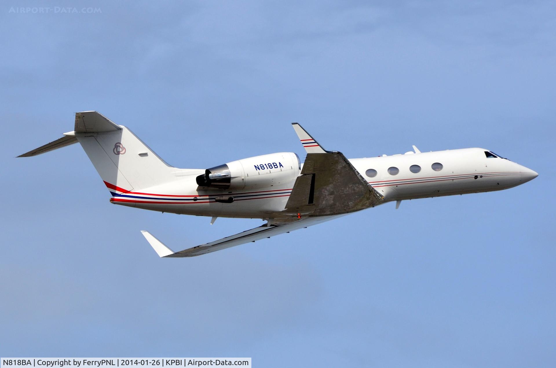 N818BA, 1987 Gulfstream Aerospace G-IV C/N 1017, Belair Aviation G4 taking-off