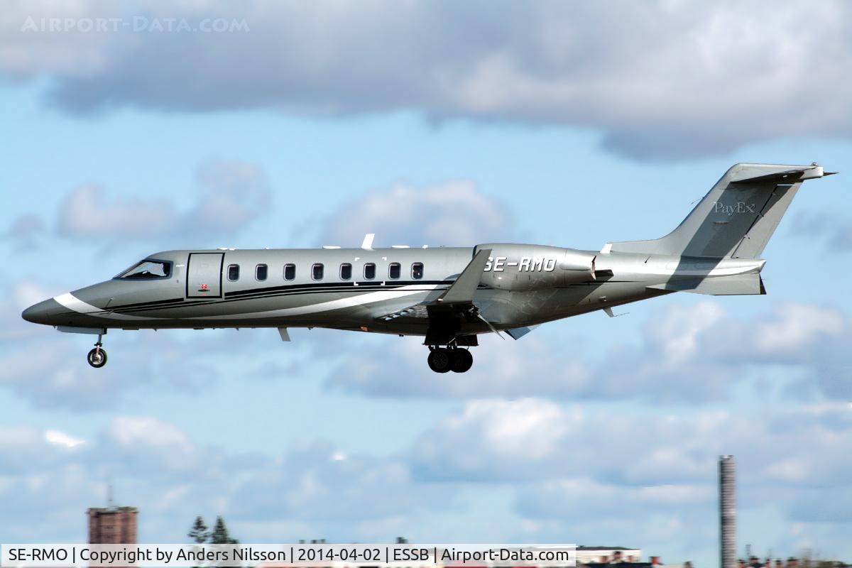 SE-RMO, 2008 Learjet 45 C/N 45-372, On final for runway 30.
