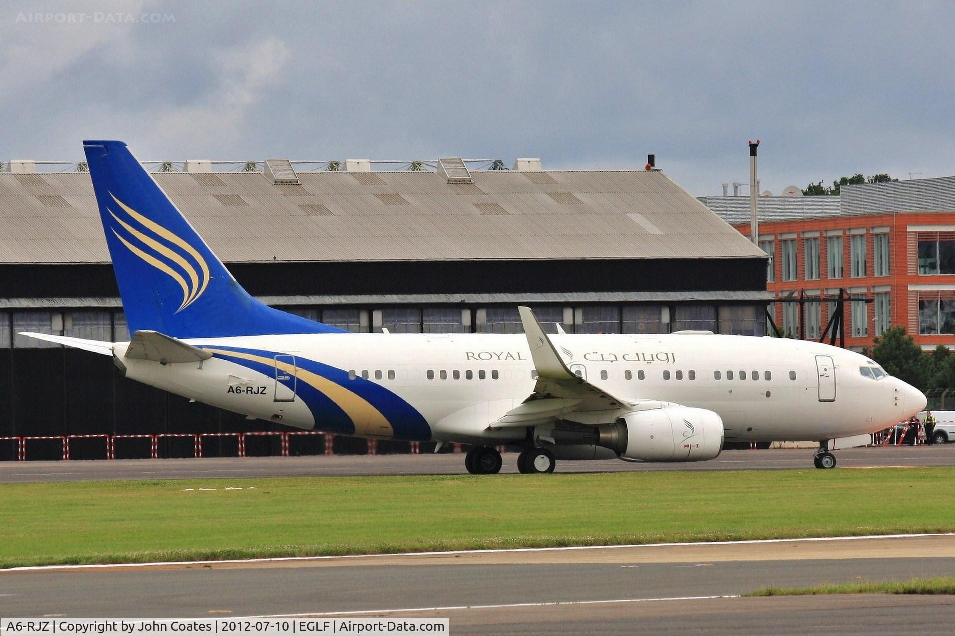 A6-RJZ, 1999 Boeing 737-7Z5 BBJ C/N 29269, Taxiing to depart