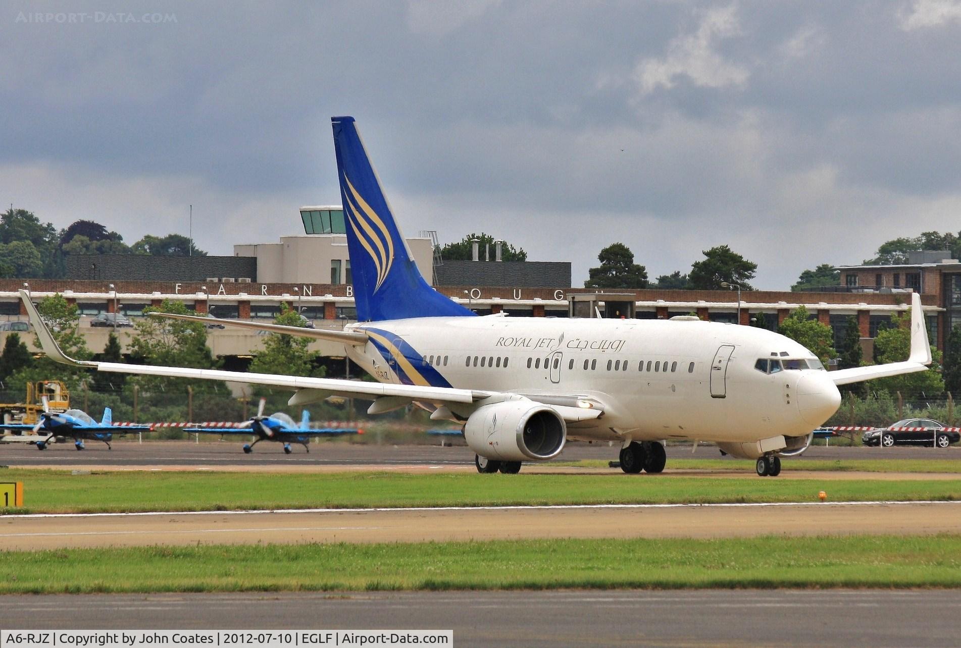 A6-RJZ, 1999 Boeing 737-7Z5 BBJ C/N 29269, Waiting to depart