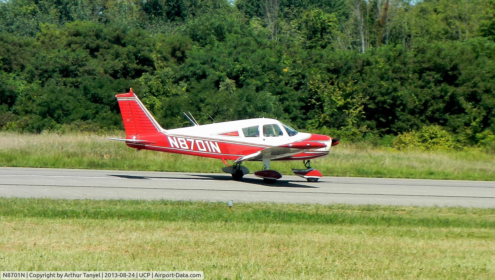 N8701N, 1969 Piper PA-28-140 C/N 28-25521, Taxiing after landing @ UCP Wheels and Wings Airshow